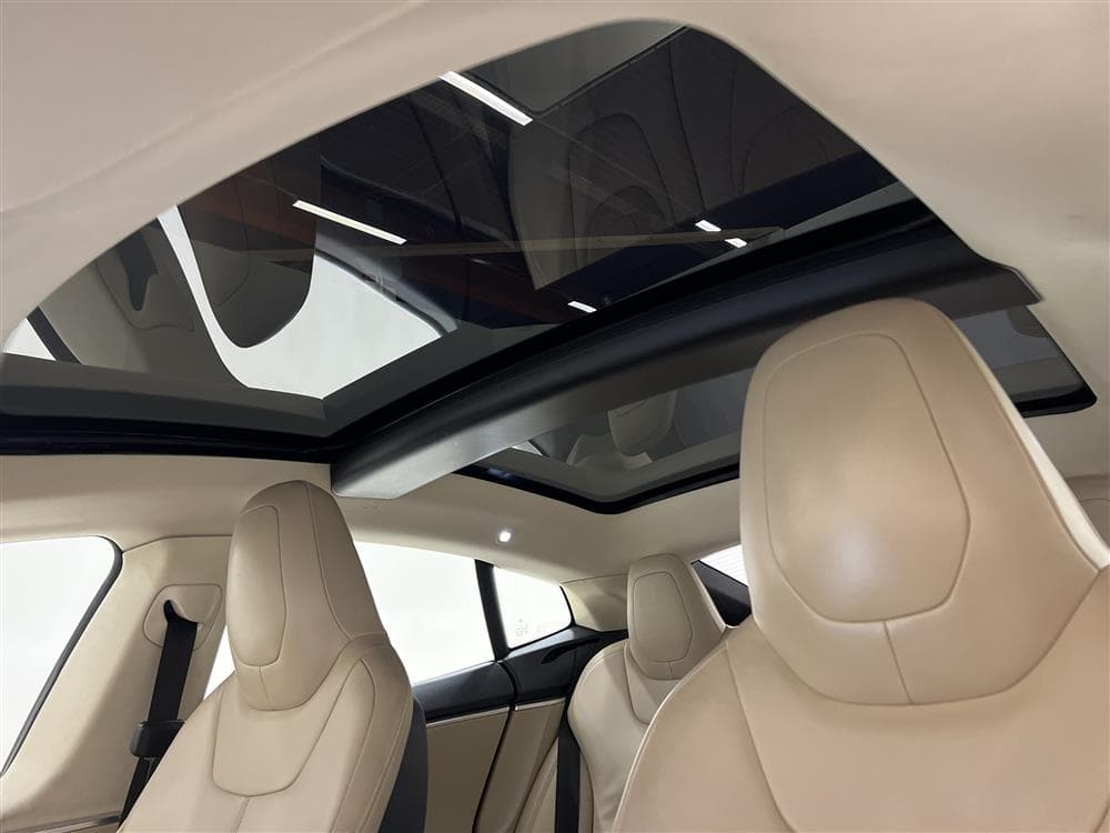 Tesla Model S 85 378hk Panorama Skinn Kamera Svensksåld