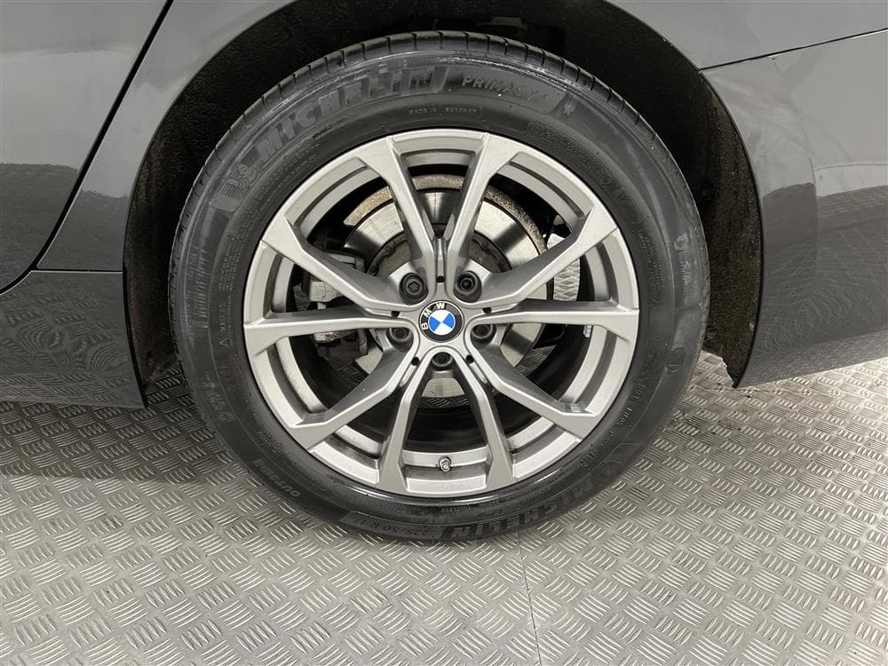 BMW 320d xDrive 190hk MHVE Sport line Cockpit Drag