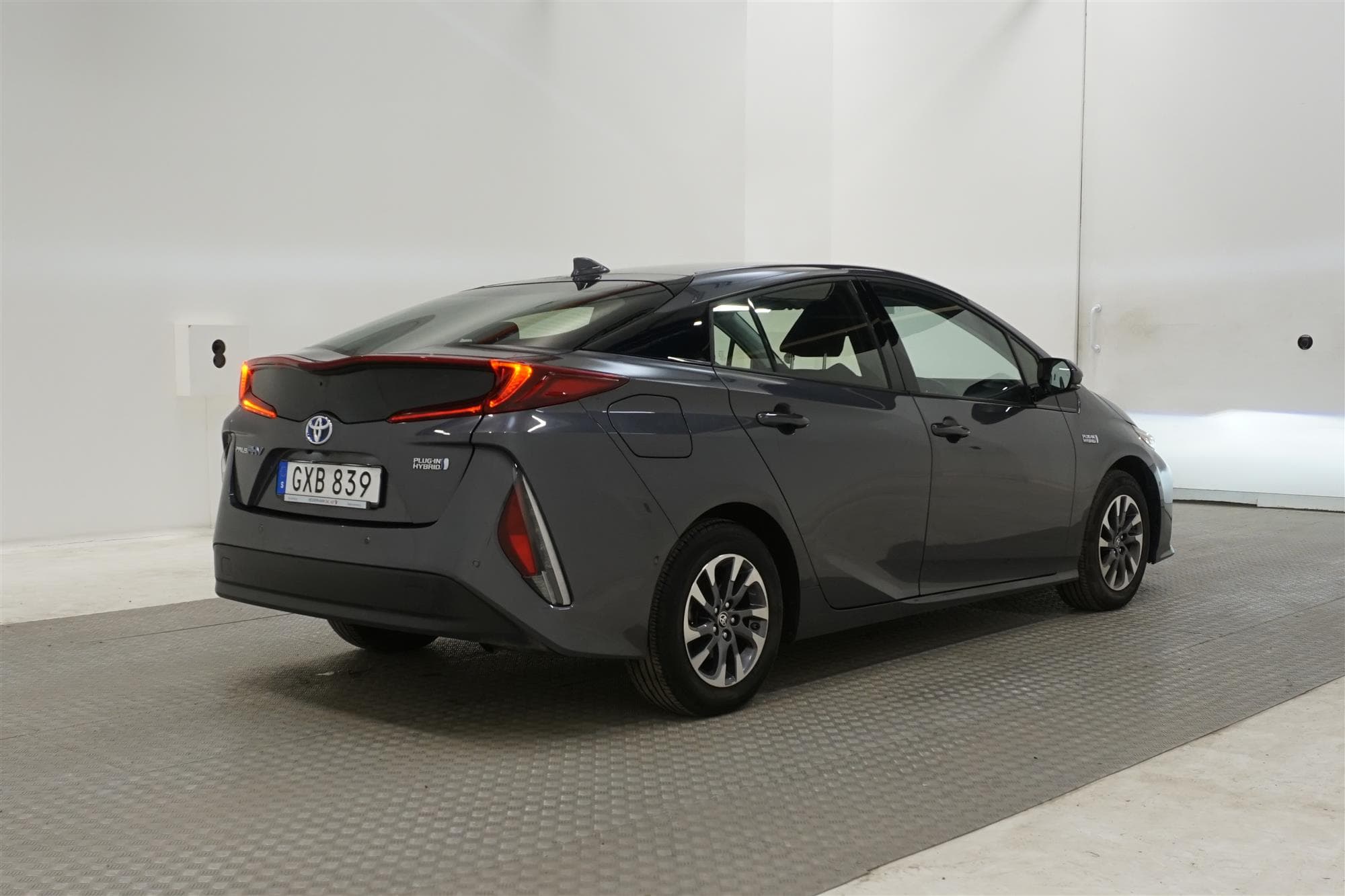 Toyota Prius 1.8 Plug-In 123hk Backkamera Navi Head up MVärm