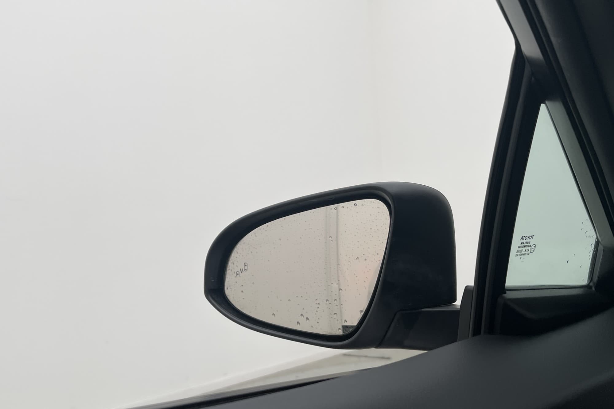 Toyota C-HR Hybrid 122hk Executive Kamera JBL-Ljud  M/K-Värm