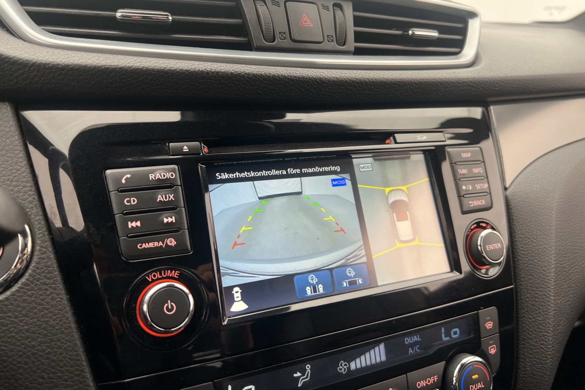 Nissan Qashqai 1.2 DIG-T 115hk Tekna+ 360° Navi Skinn