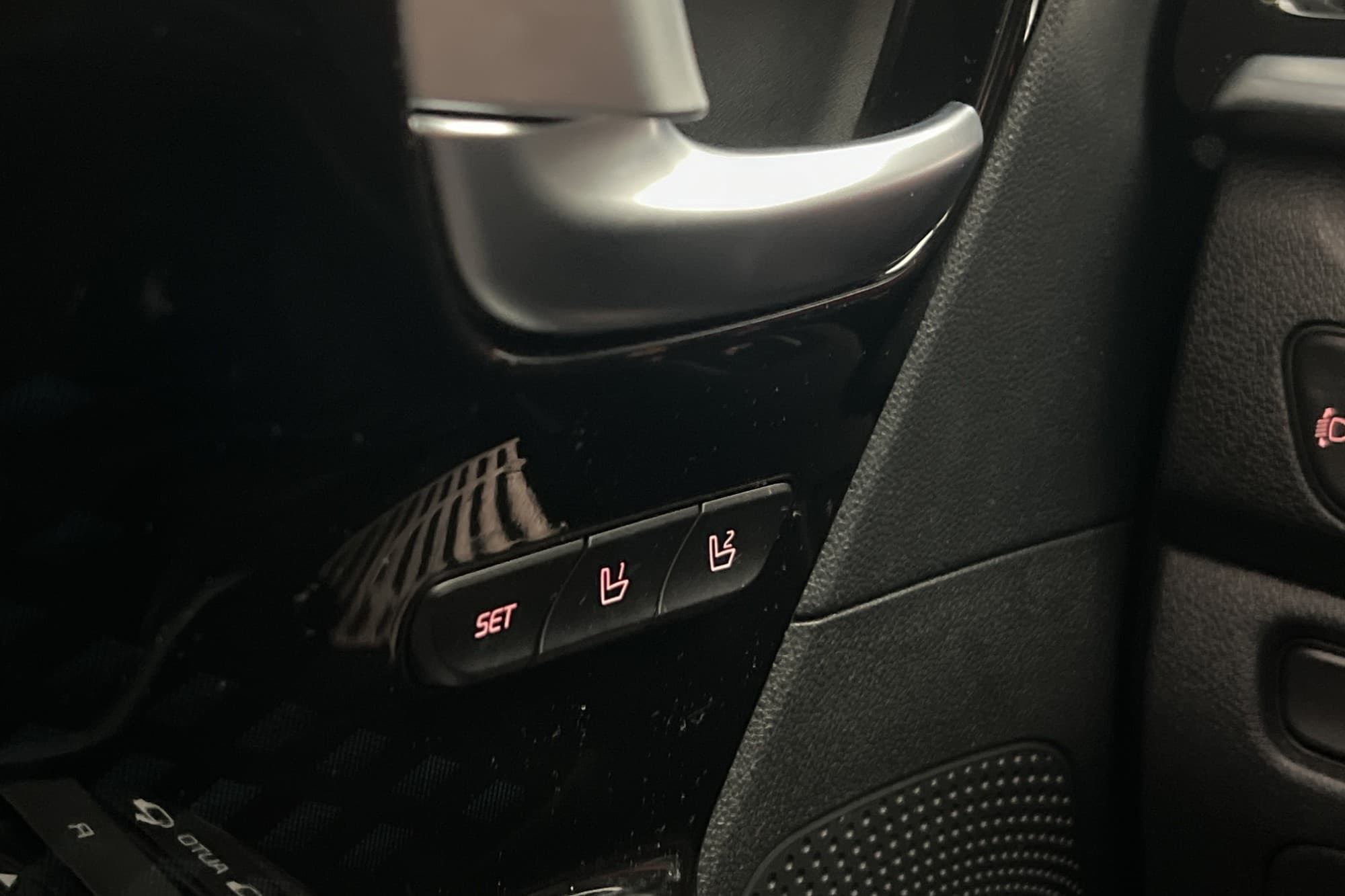 Kia E-Niro 64 kWh Advance Plus Taklucka Skinn JBL Kamera 