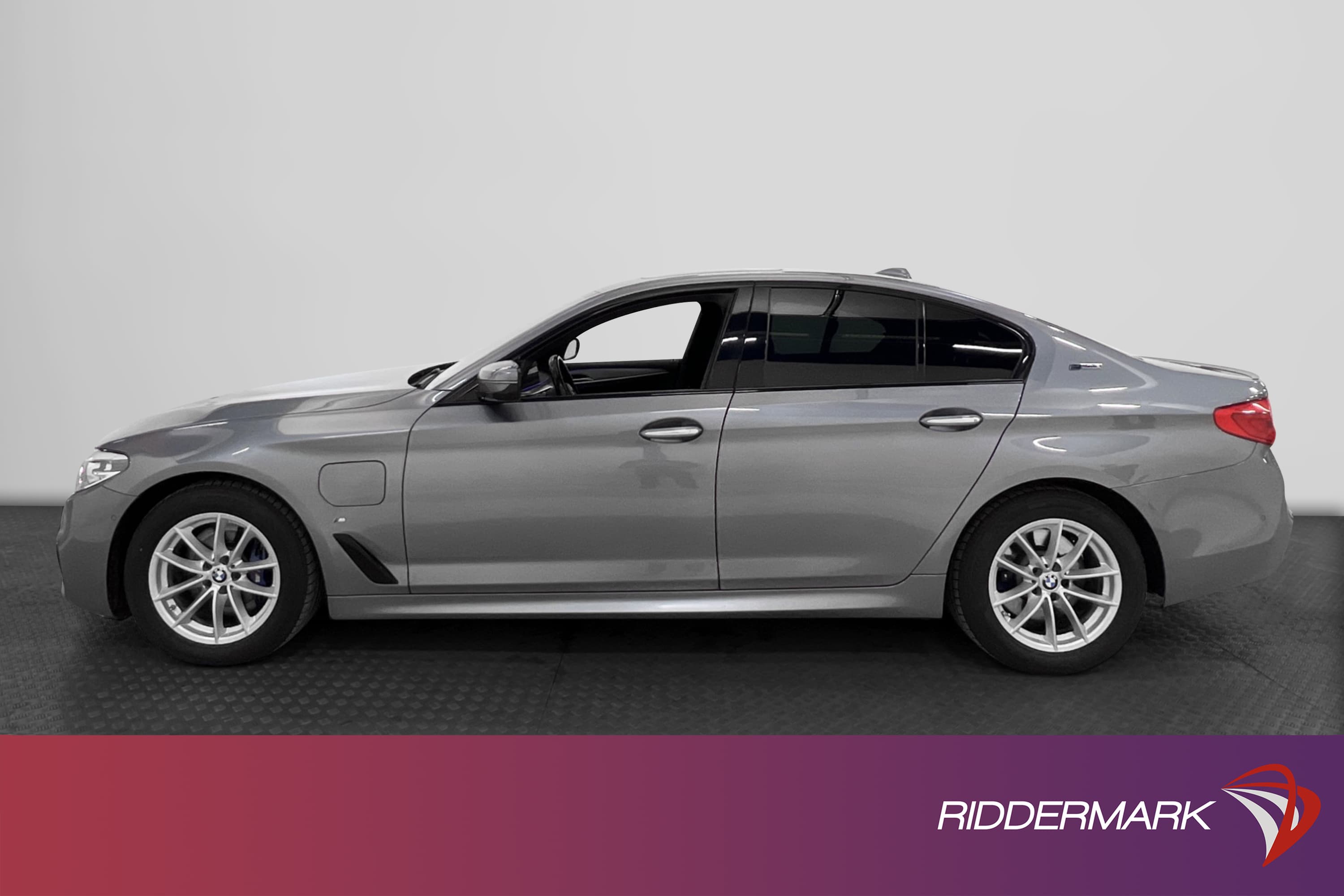 BMW 530e iPerformance 252hk