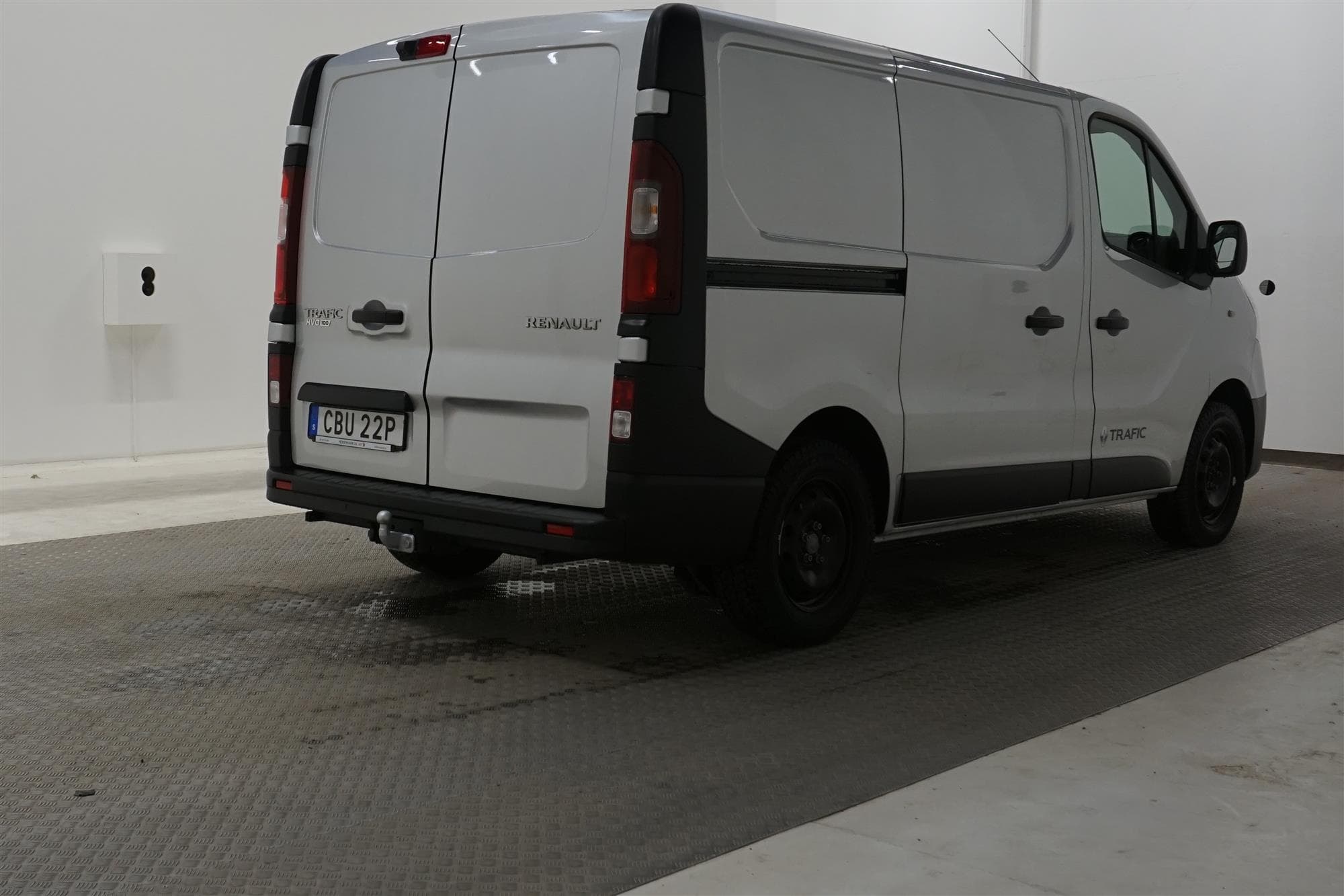 Renault Trafic 2.0dCi Dragkrok Kamera Moms 
