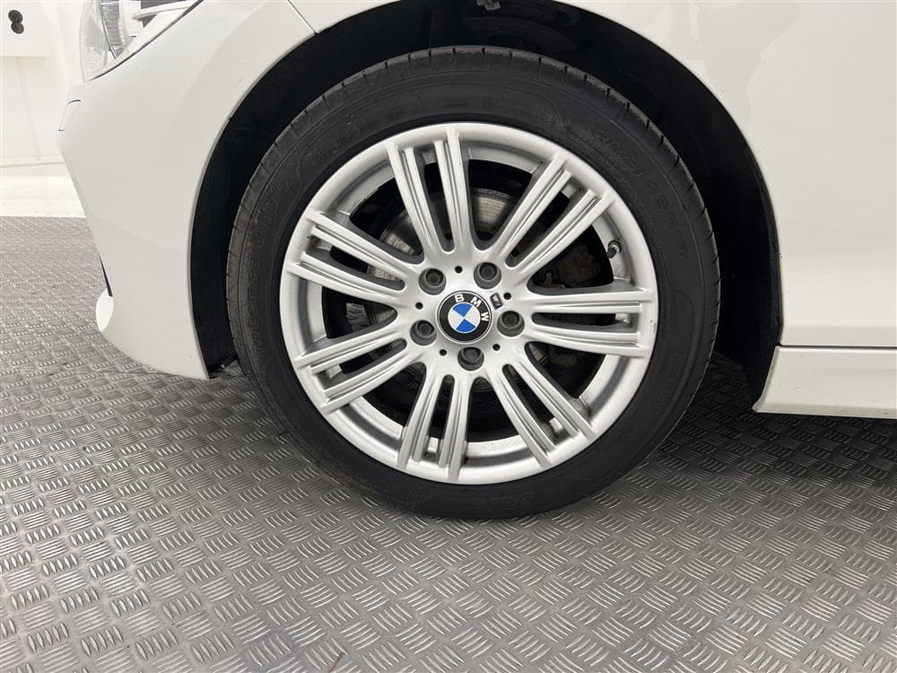 BMW 118d xDrive 5dr, F20 150hk M Sport PDC Alcantara Draginteriör