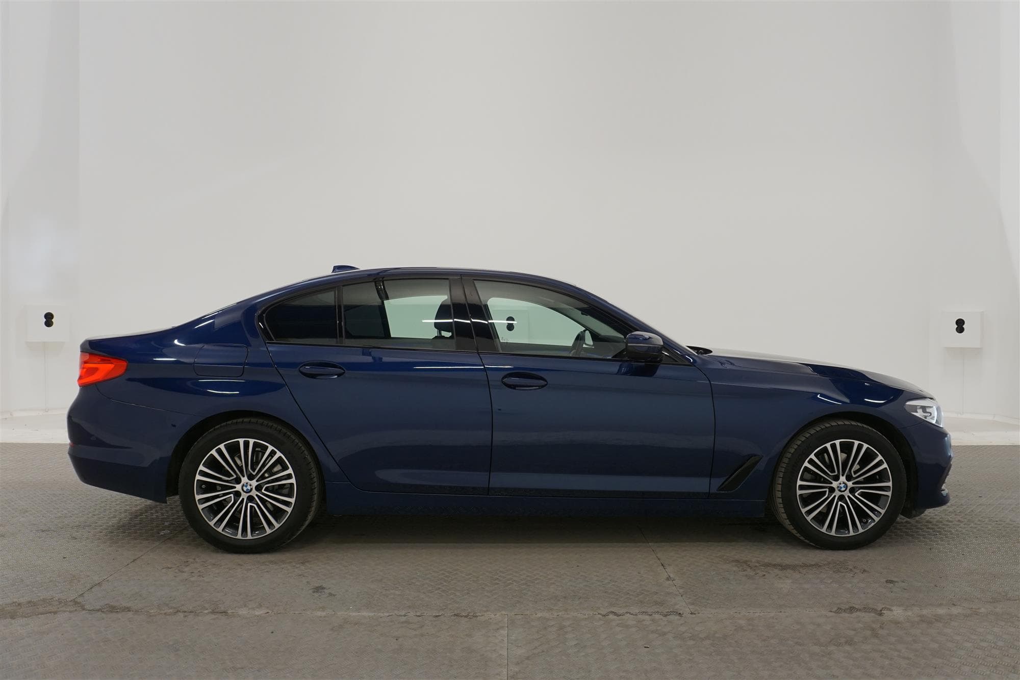 BMW 520 d xDrive 190hk Sportline HiFi Navi Drag 0,47l/milexteriör