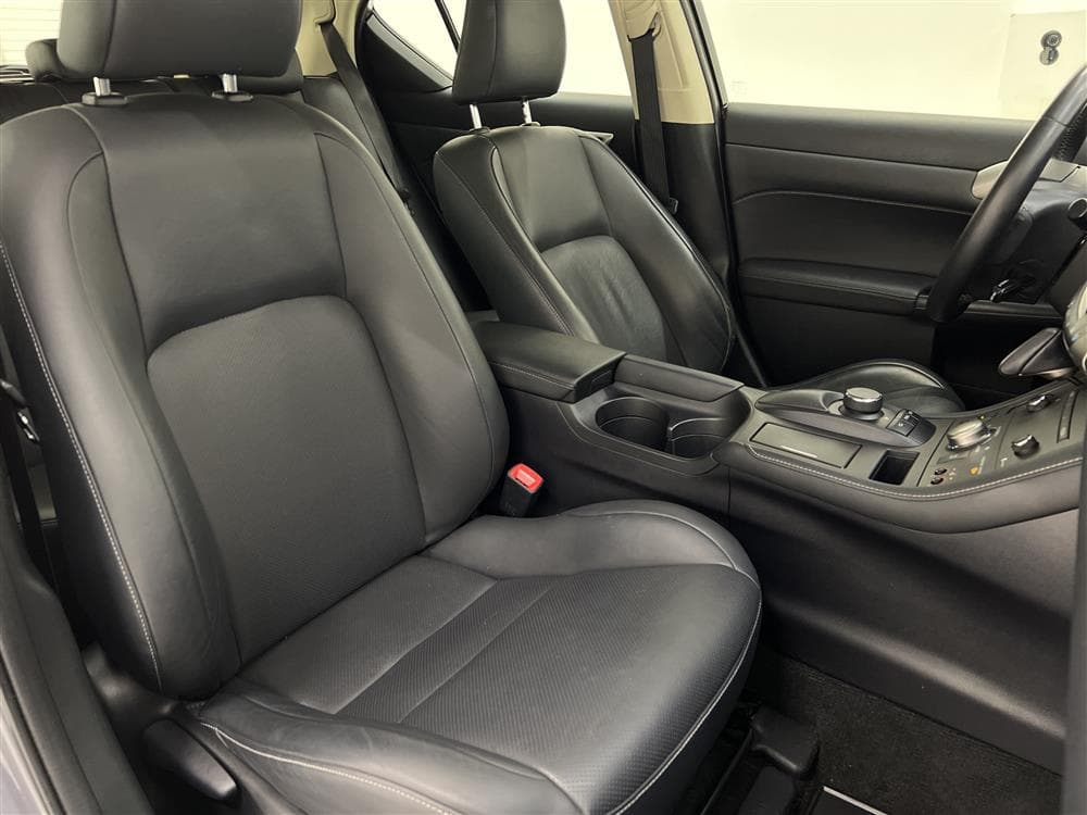 Lexus CT 200h 99hk Välserv Skinn P-sensor 0,36l/mil