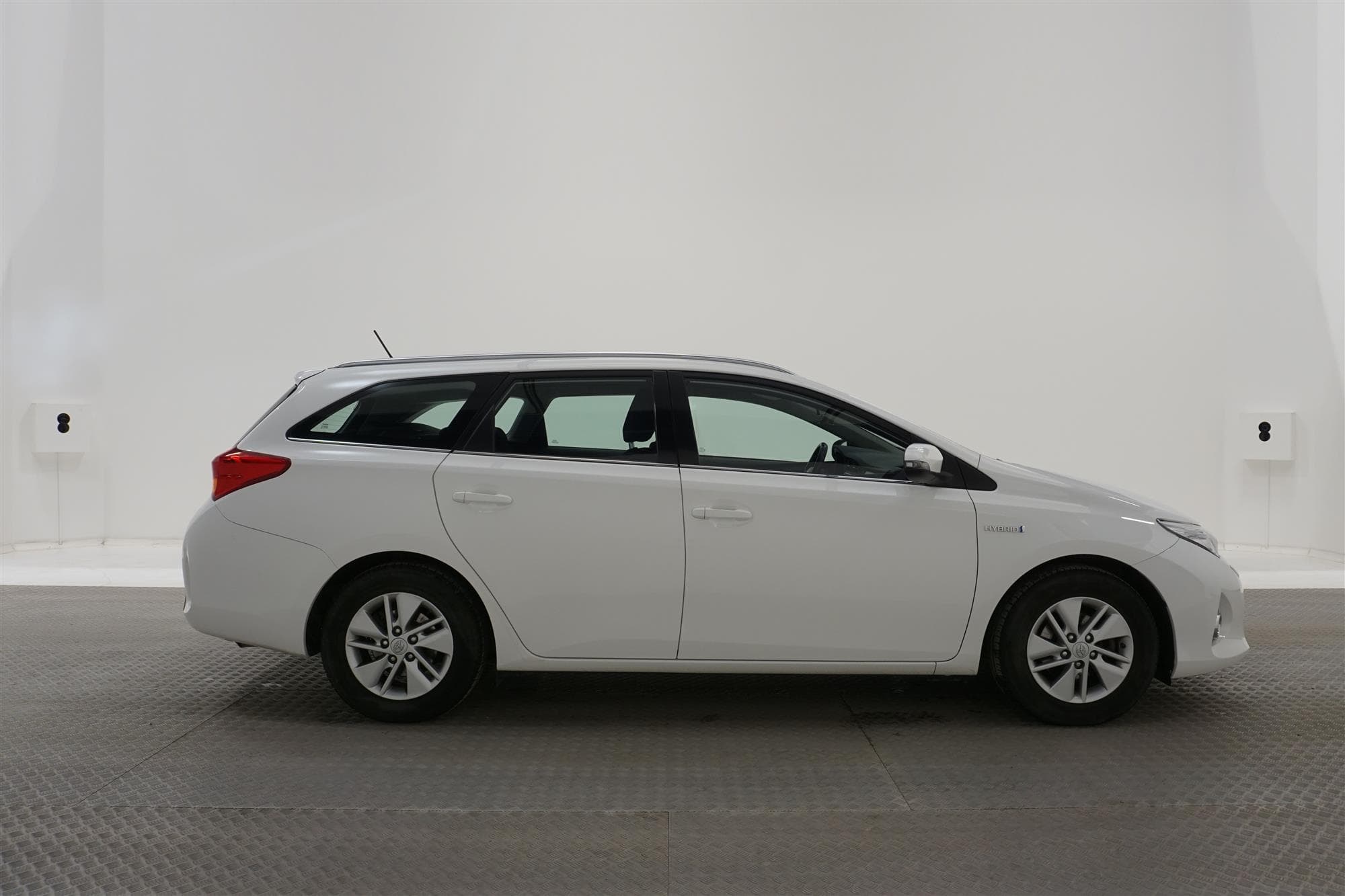 Toyota Auris Hybrid e-CVT 136hk B-Kam 0,37L/mil