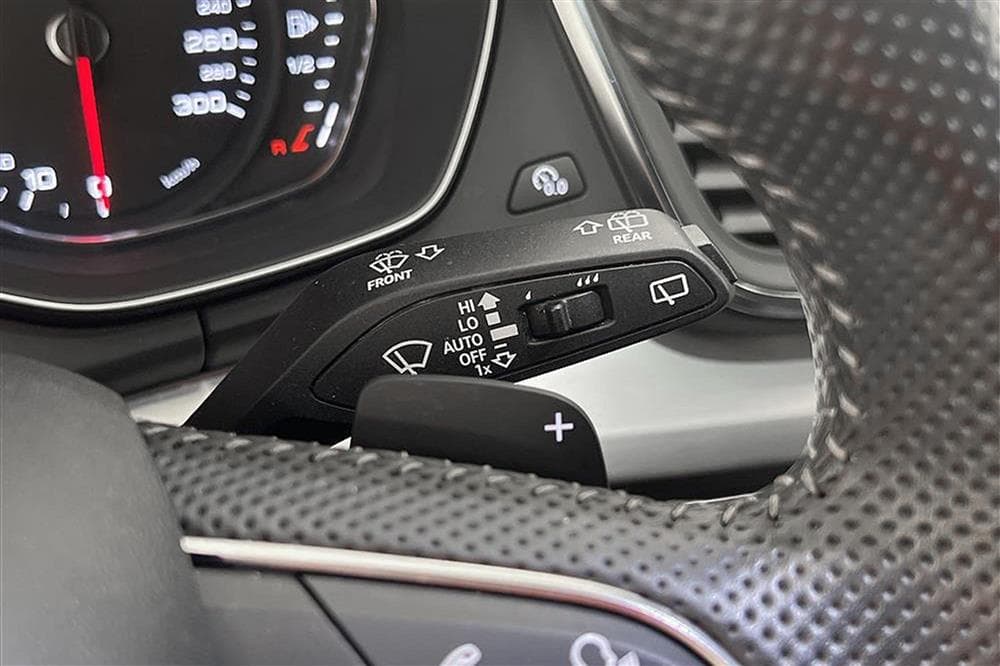 Audi Q5 40 TDI Quattro 190hk S-line Värmare Drag 0,53l/milinteriör