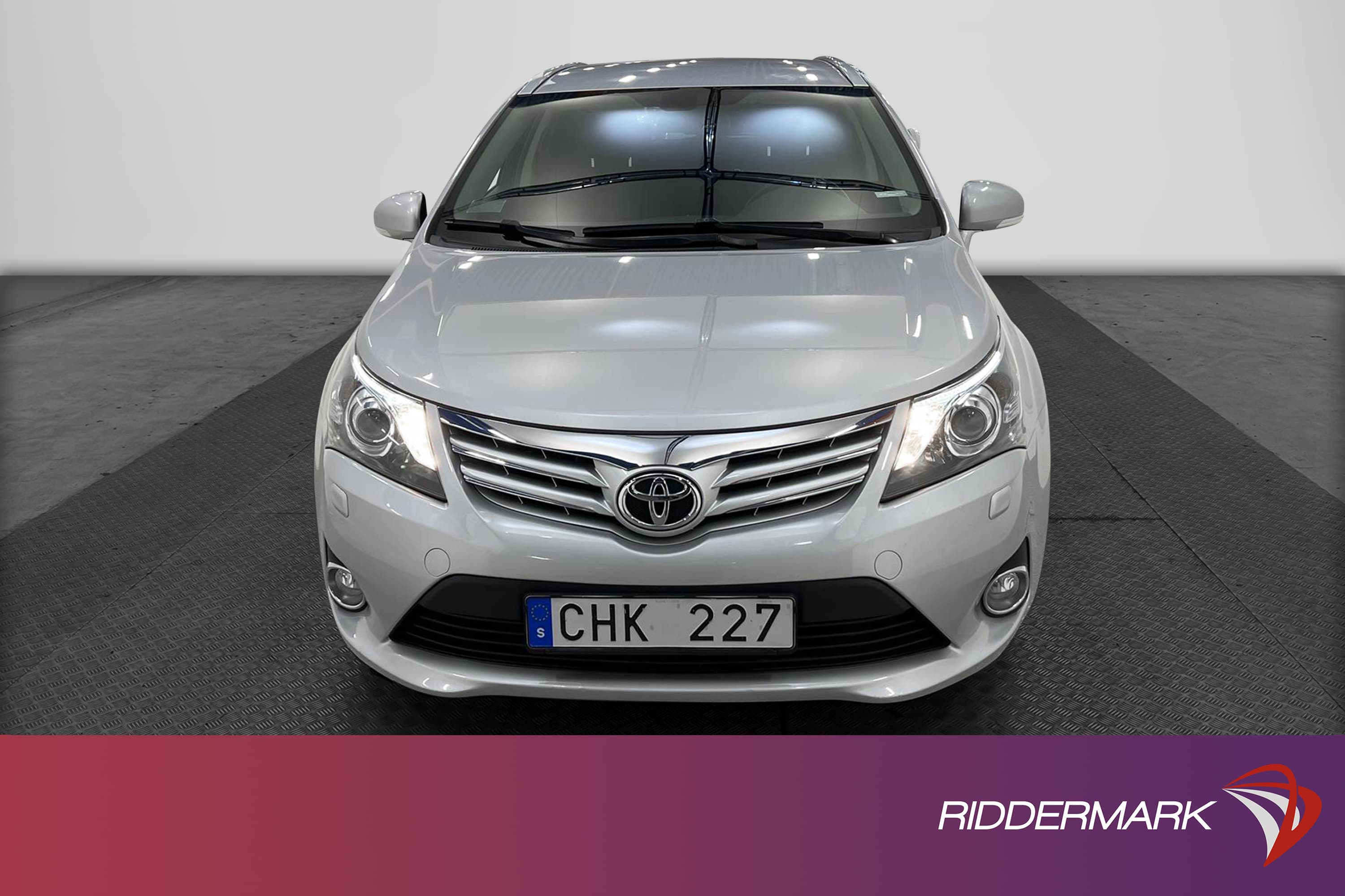 Toyota Avensis Kombi 2.0 D-4D 124hk BKamera Nyserv 0,46L/mil