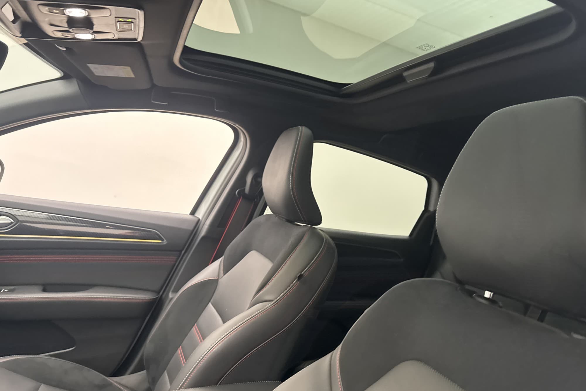 Renault Arkana E-TECH R.S.Line Pano 360° Rattvärme Adaptiv