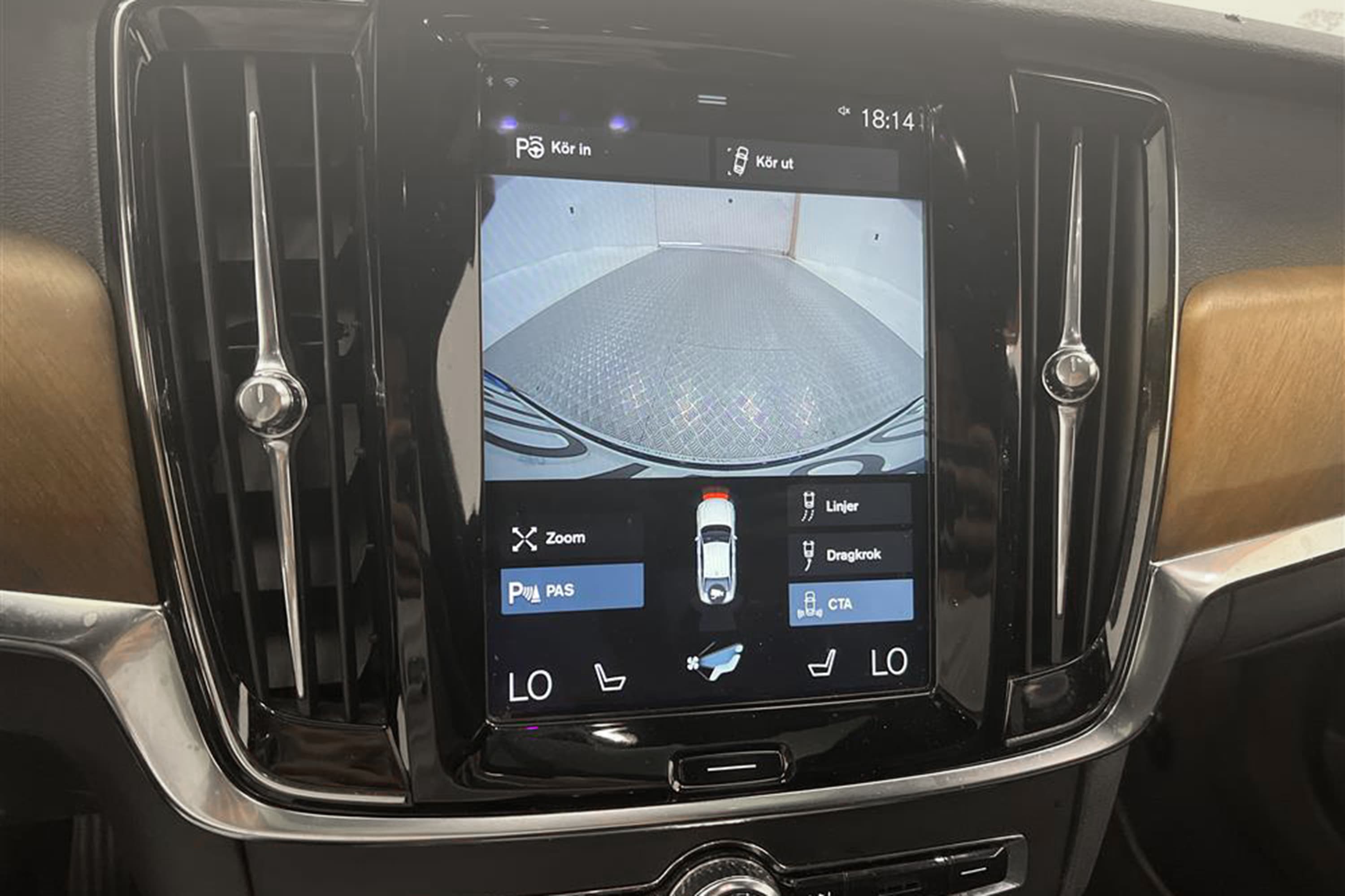 Volvo S90 D4 AWD Inscription D-Värm VOC T-Lucka Skinn B-Kaminteriör