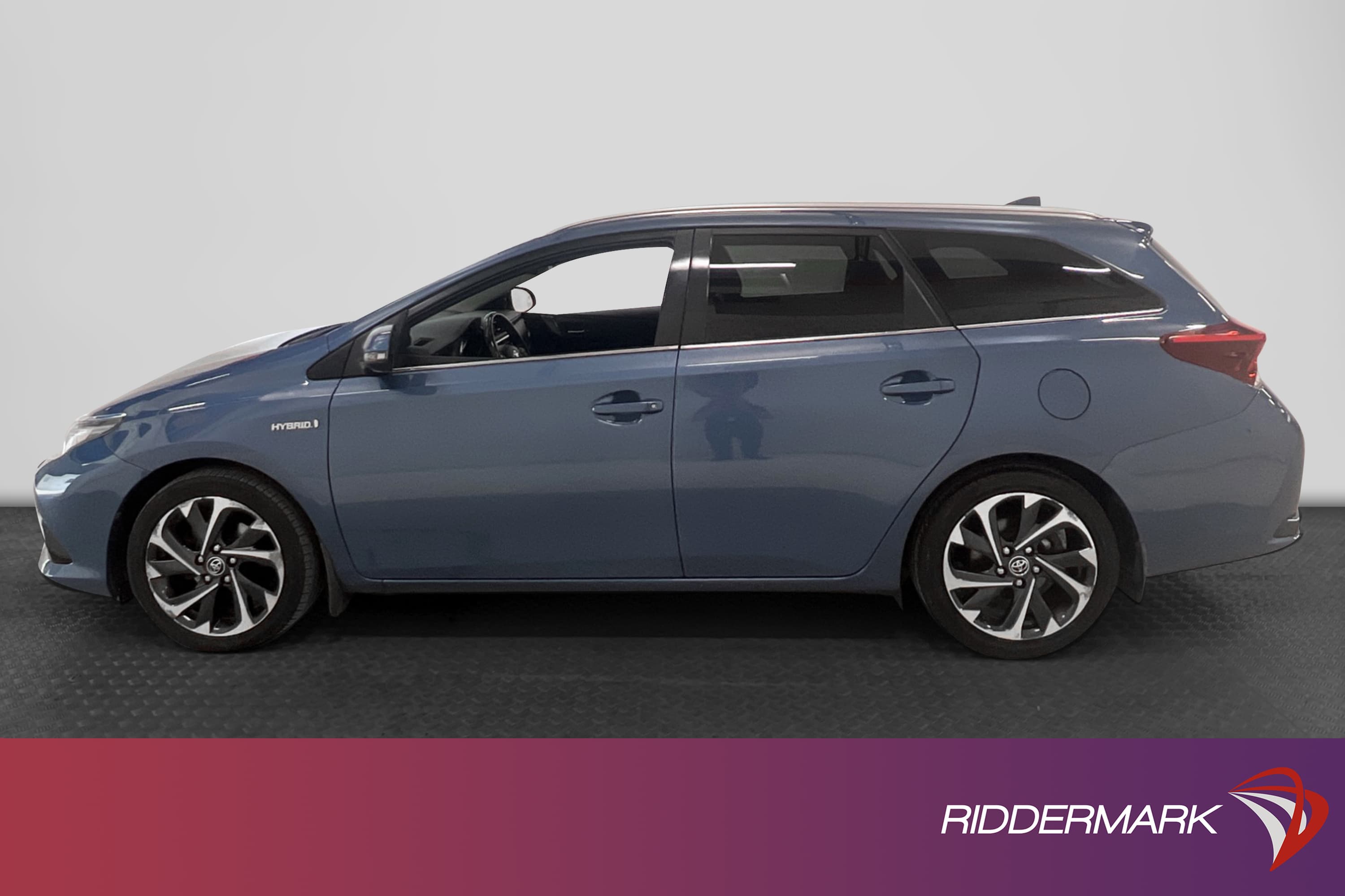Toyota Auris Sports Hybrid 136hk