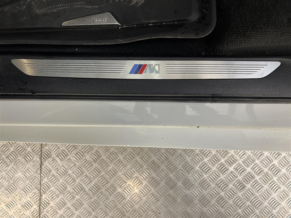 BMW X5 xDrive30d 258hk M Sport Pano DVärm Navi H/K HUD SKinninteriör