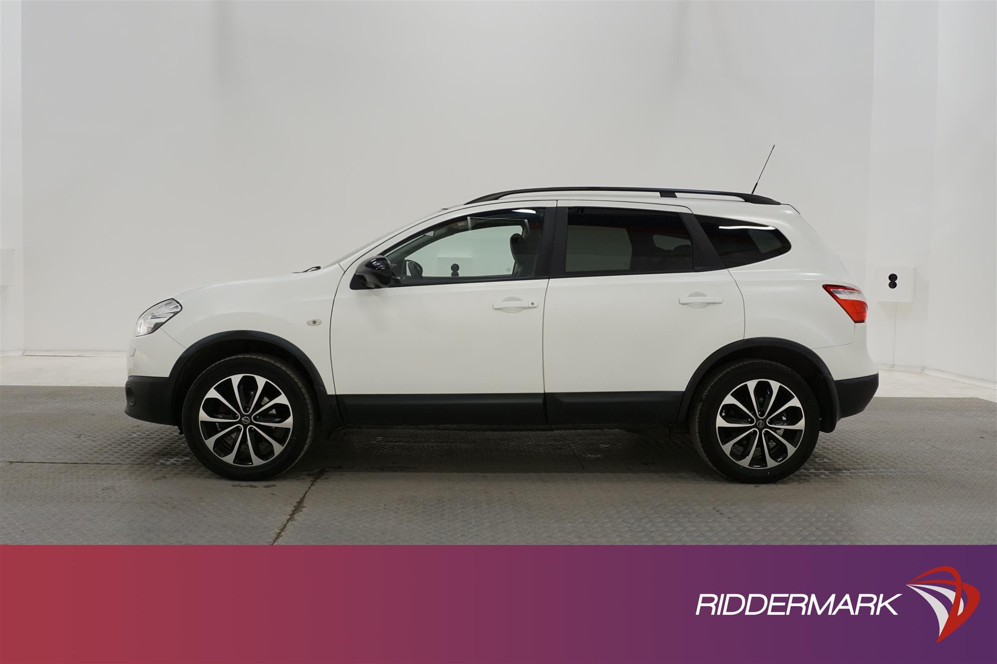 Nissan Qashqai+2 2.0 141hk