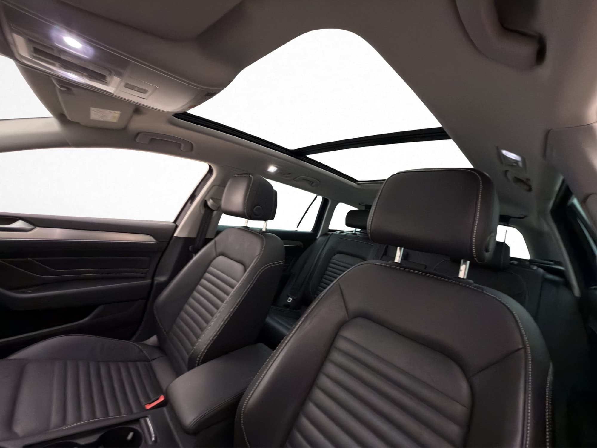 Volkswagen Passat Alltrack 4M 200hk Executive Pano Drag MOMS