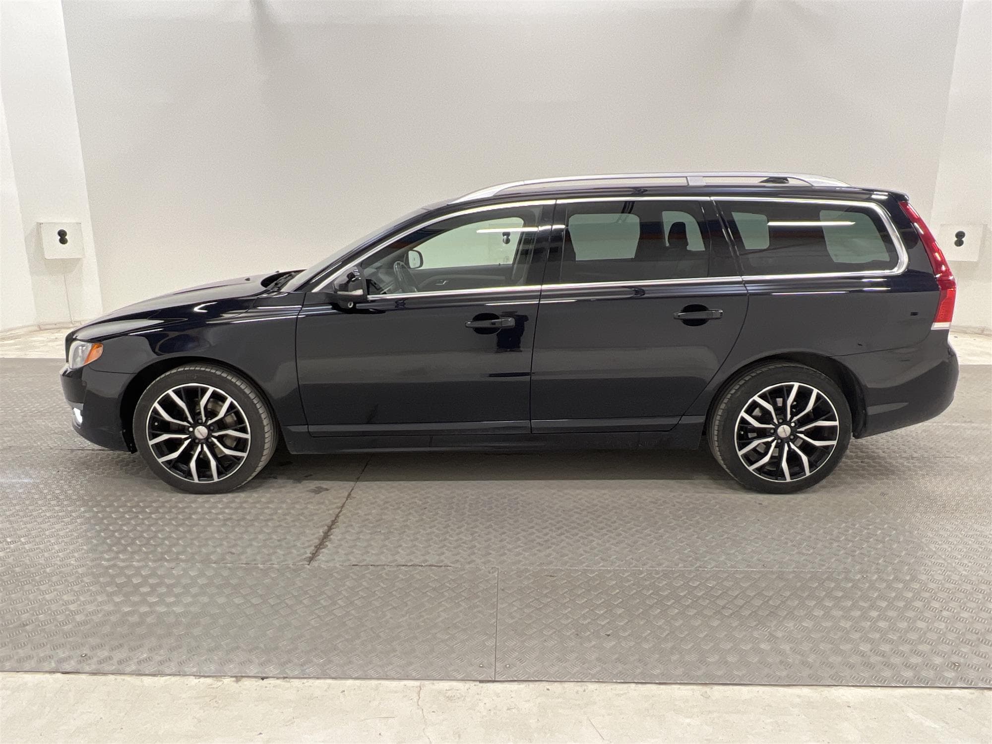 Volvo V70 D5 215hk Summum