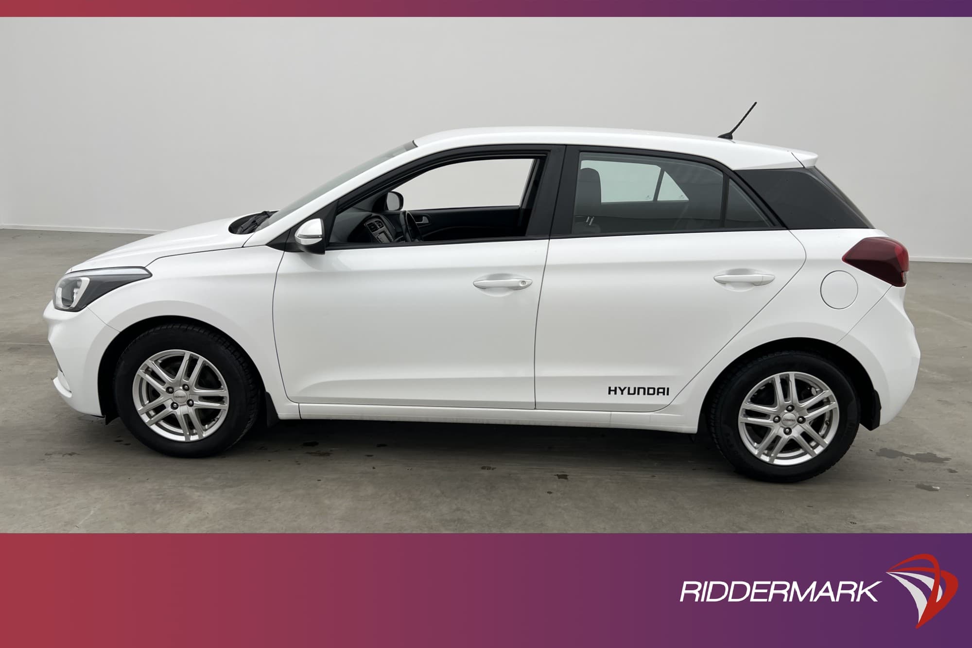 Hyundai i20 1.0 T-GDI 100hk Rattvärme Bluetooth Farthållare