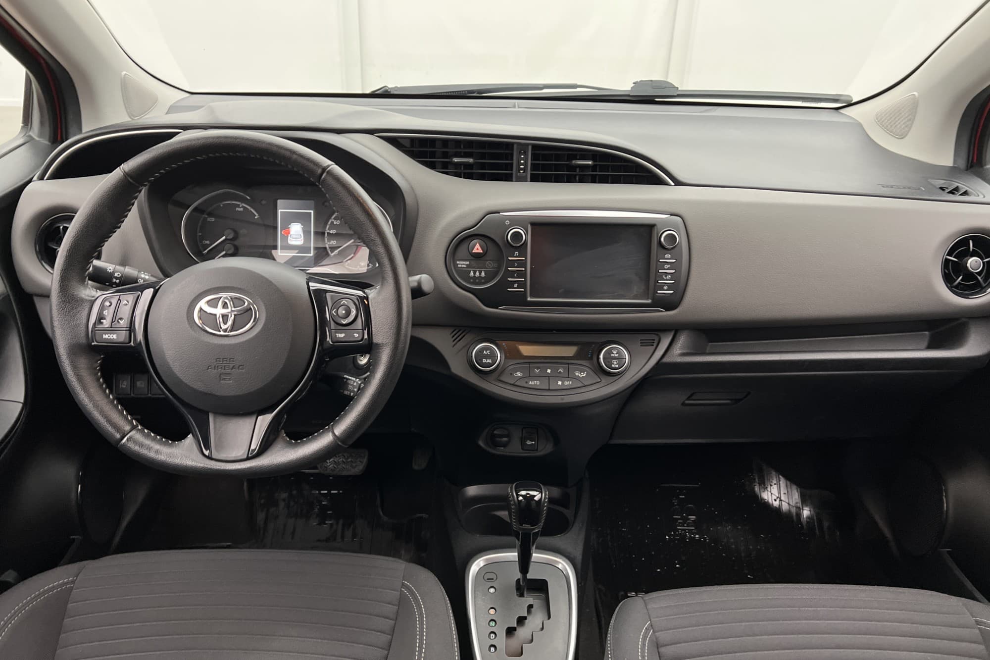 Toyota Yaris Hybrid e-CVT 101hk Active Backkamera Navi