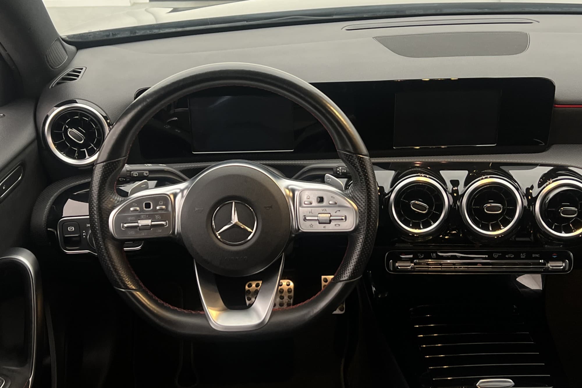 Mercedes-Benz A 180 136hk AMG Cockpit Kamera Halvskinn
