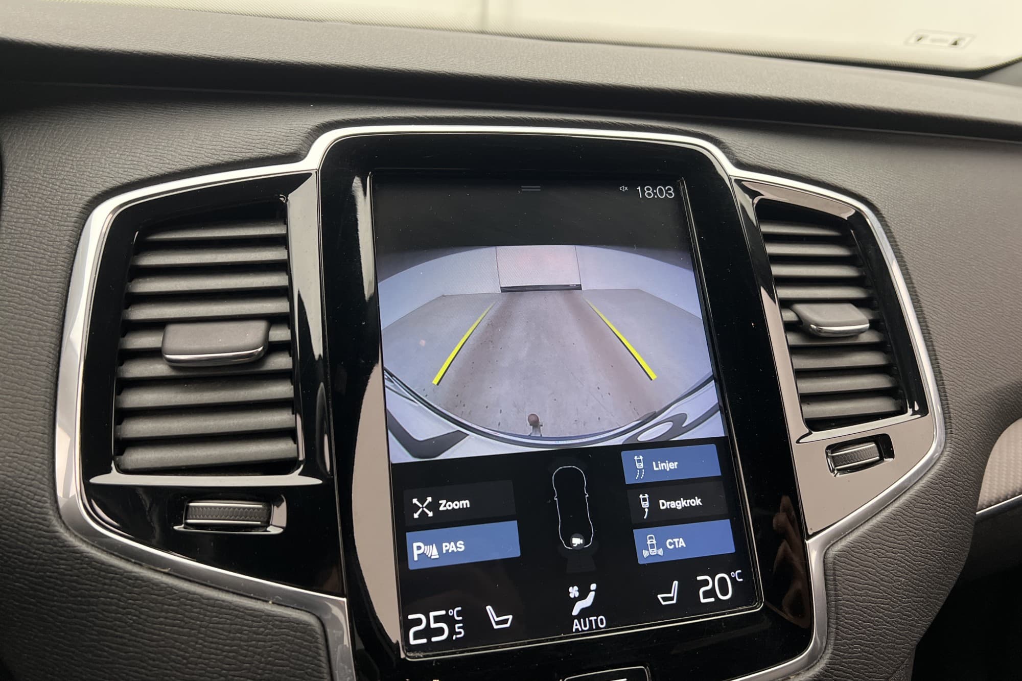 Volvo XC90 D5 AWD R-Design 7-Sits D-Värmare VOC Skinn HUD