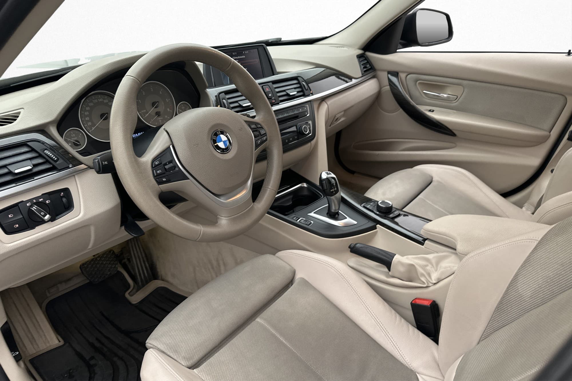 BMW 318 d Sedan 143hk Modern Line Sensorer Halvskinn 