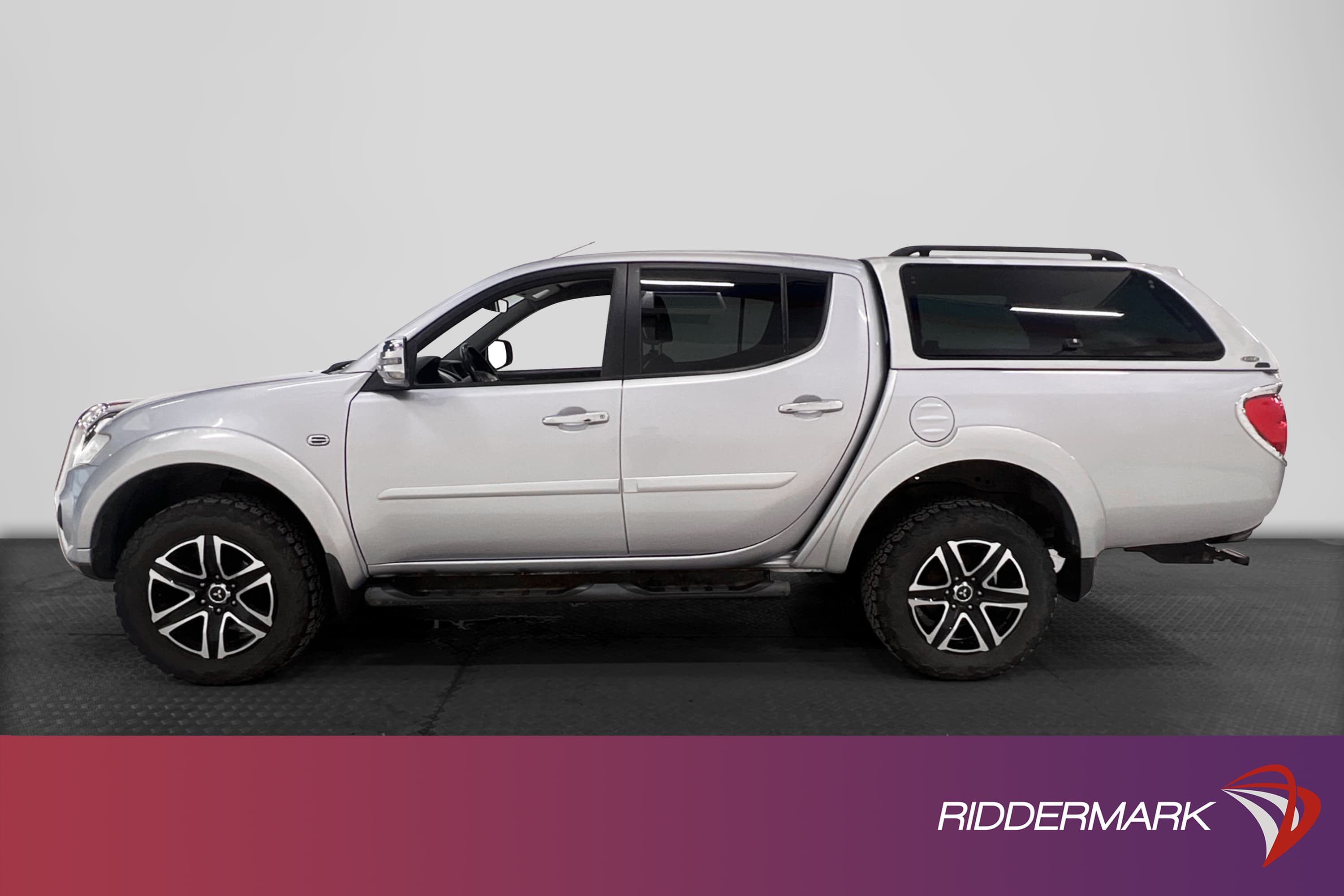 Mitsubishi L200 Business 2.5 4x4 178hk Dragkrok Kåpa Moms