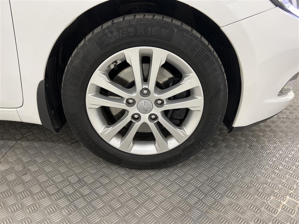 Kia Cee'd 1.6 CRDi SW 128hk P-sensor Välservad 0,56l/milinteriör