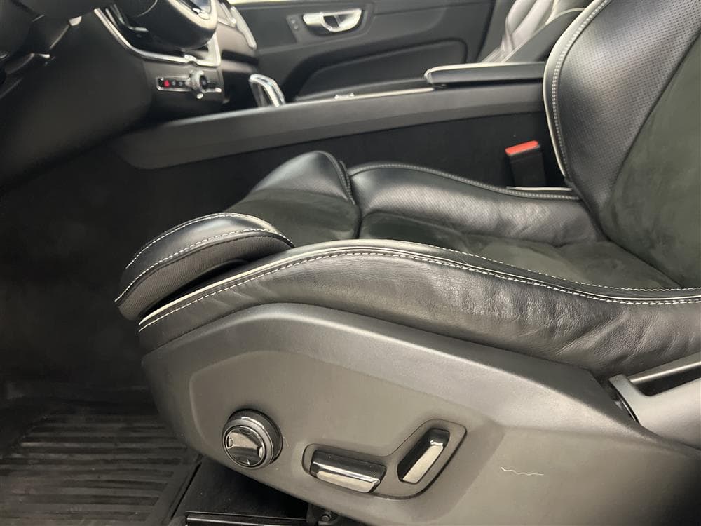 Volvo XC60 T8 AWD TwEn 407hk R-Design Pano Drag Backkamerainteriör