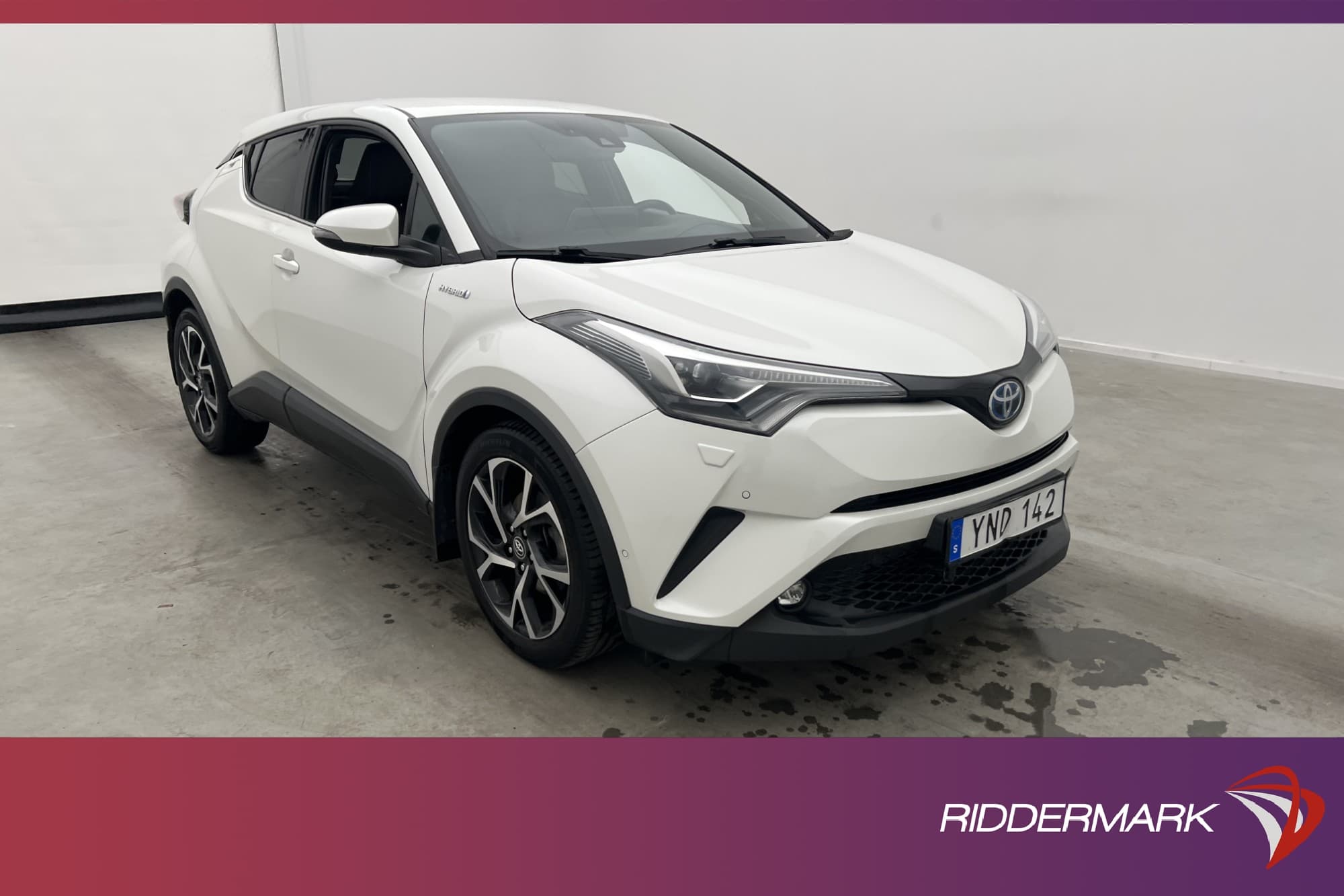Toyota C-HR Hybrid 122hk