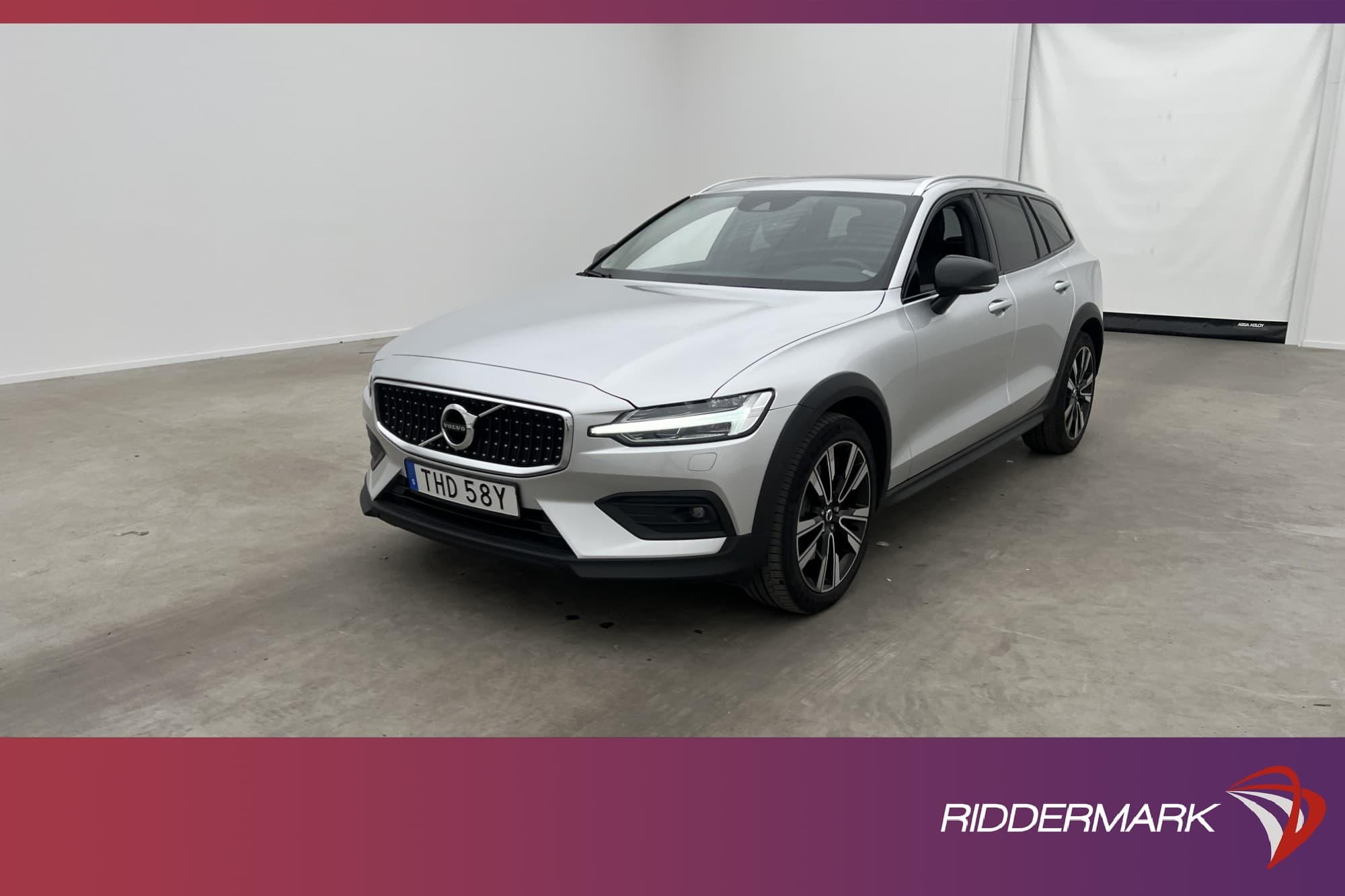 Volvo V60 Cross Country D4 AWD