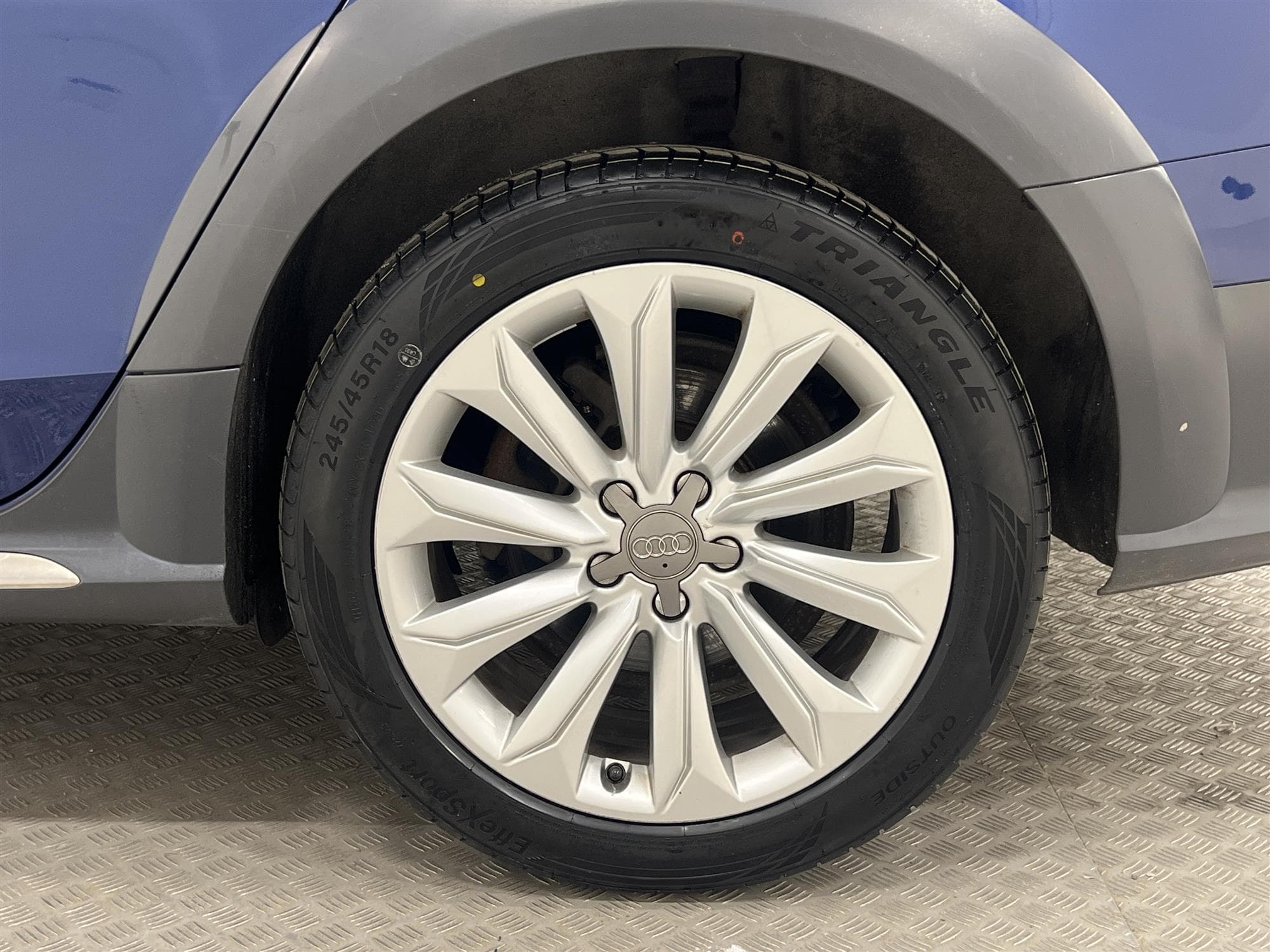 Audi A4 allroad quattro 2.0 TDI 190hk  Dragkrok PDC Nyservad
