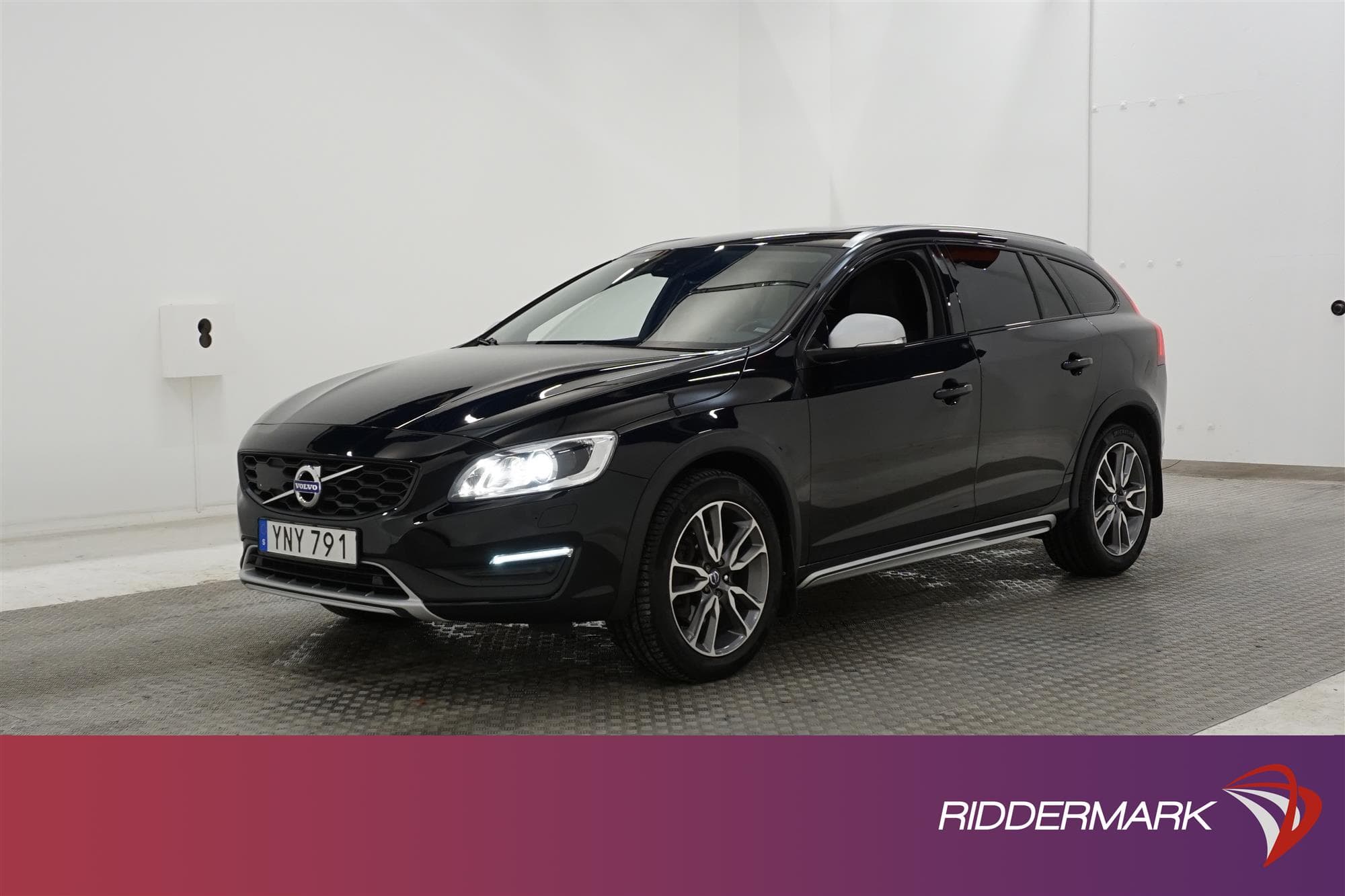 Volvo V60 Cross Country D4 AWD