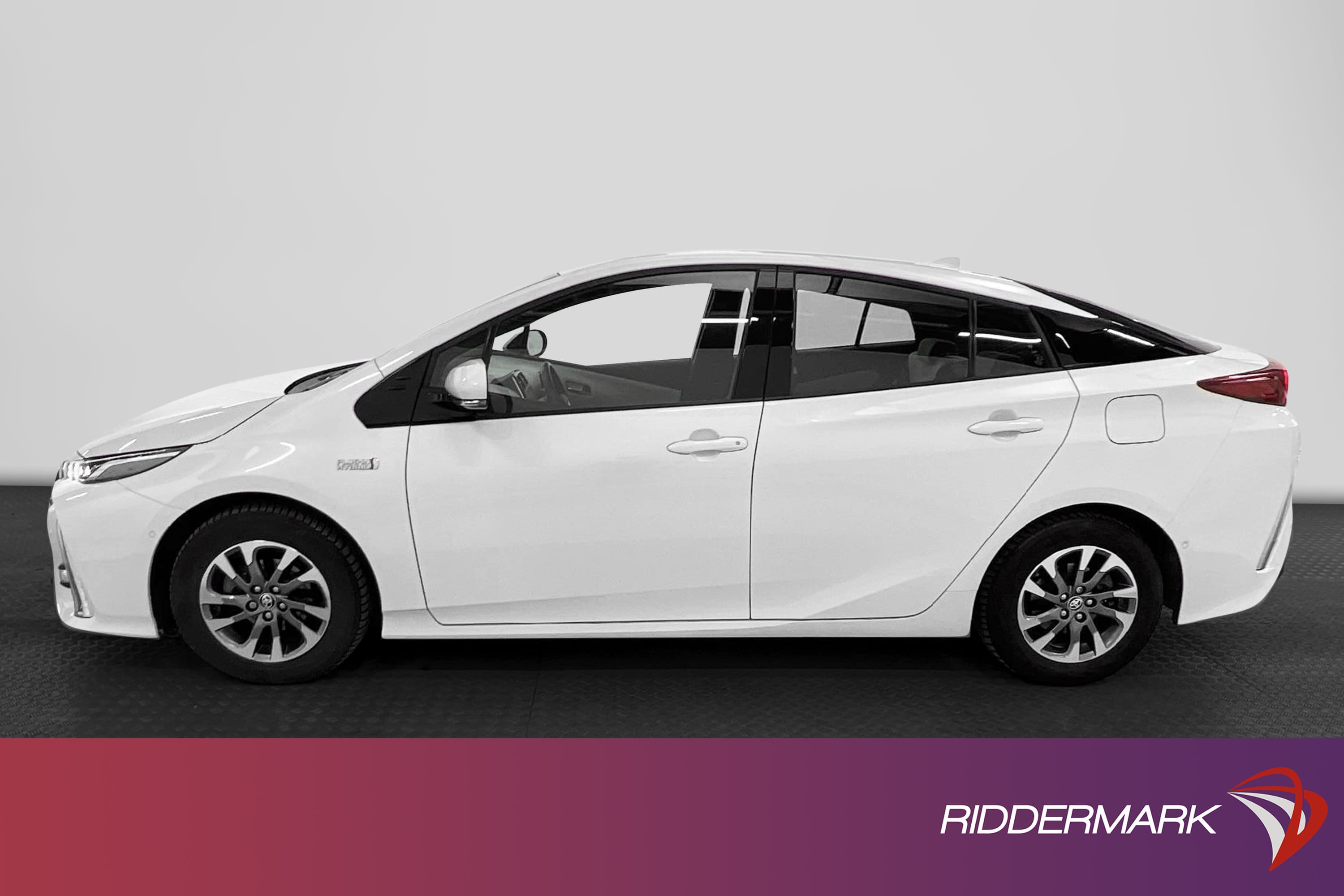 Toyota Prius 1.8 Plug-In 123hk