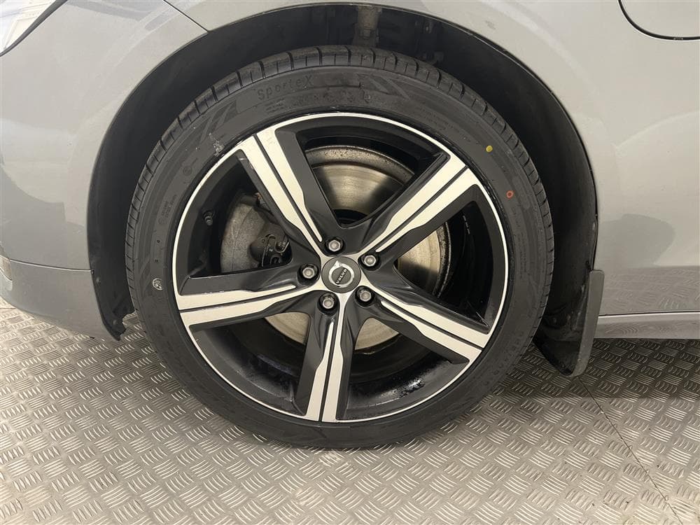 Volvo V90 T8 AWD TwEn 392hk R-Design B&W Drag Värmareinteriör