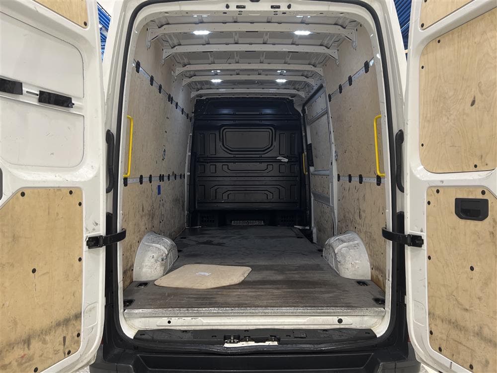 Volkswagen E-Crafter 35 Aut L2H2 Navi Kamera Elbil 