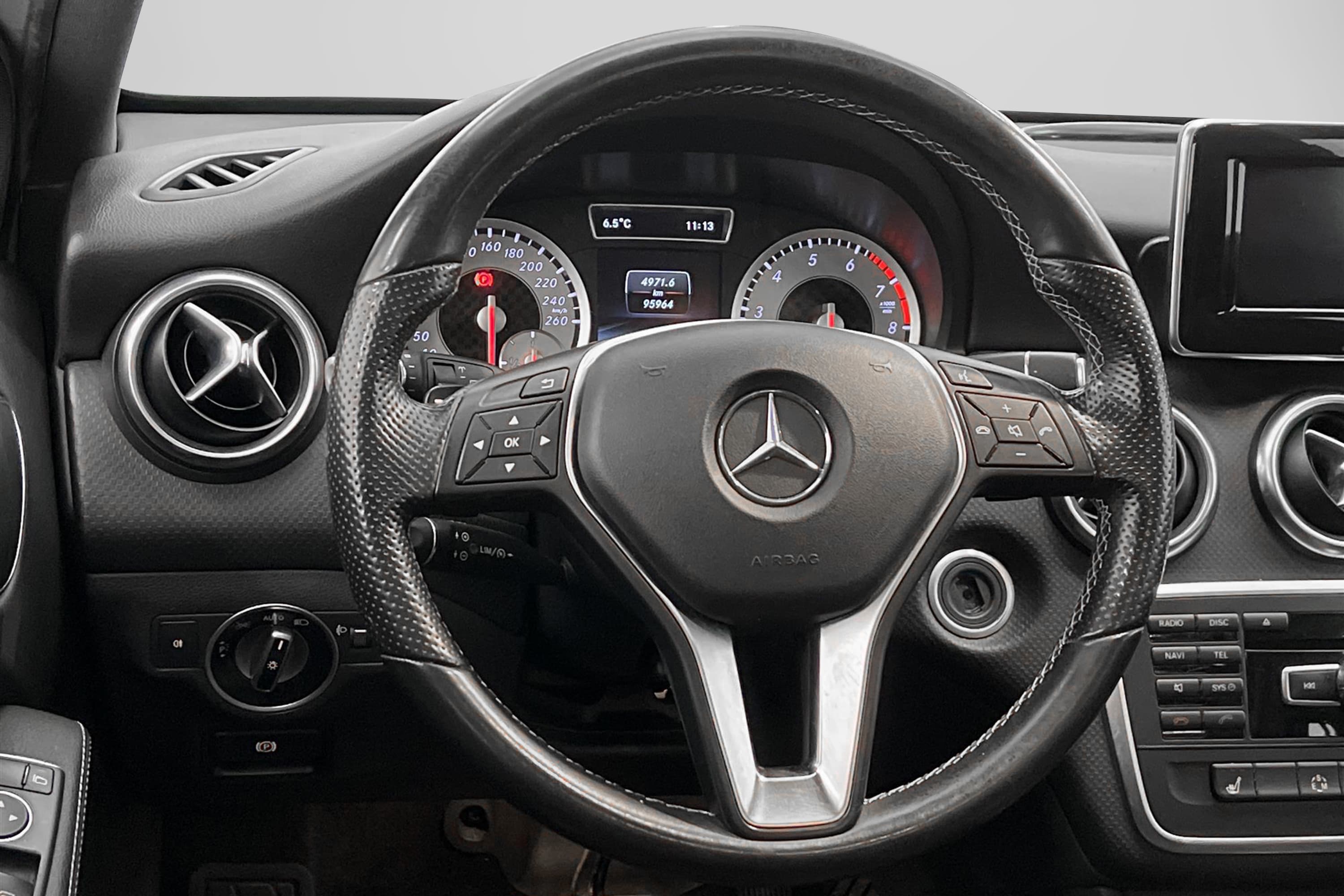 Mercedes-Benz A 180 122hk Navi Sensorer AMG-fälgar 0,54l/mil