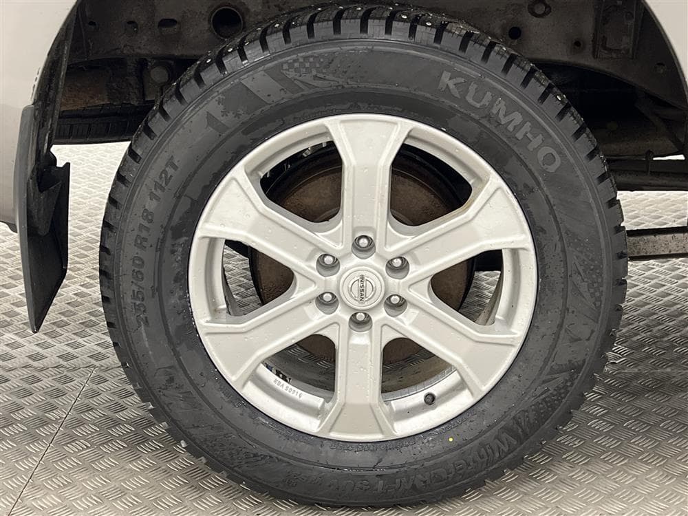 Nissan Navara 2.3 dCi Tekna 4x4 Eu6 190hk Diff Moms interiör