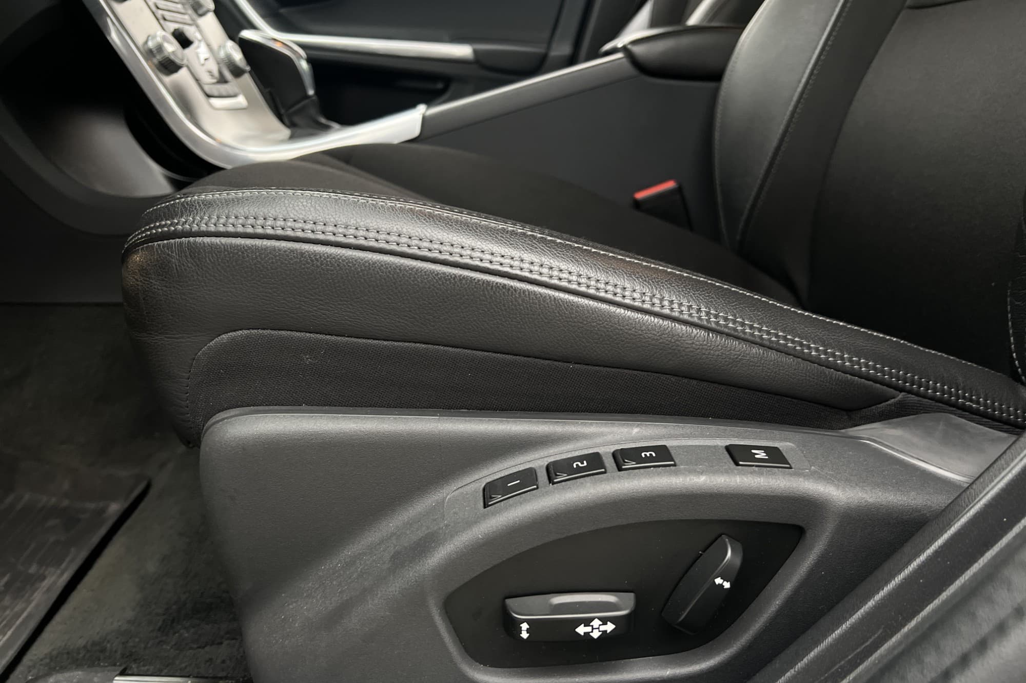 Volvo S60 D3 Momentum VOC Värmare Kamera Navi BLIS Rattvärme