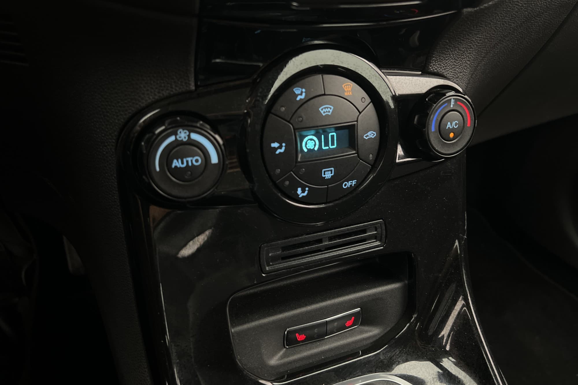 Ford Fiesta  80hk Titanium Farthållare 0,46l/mil Låg-Skatt