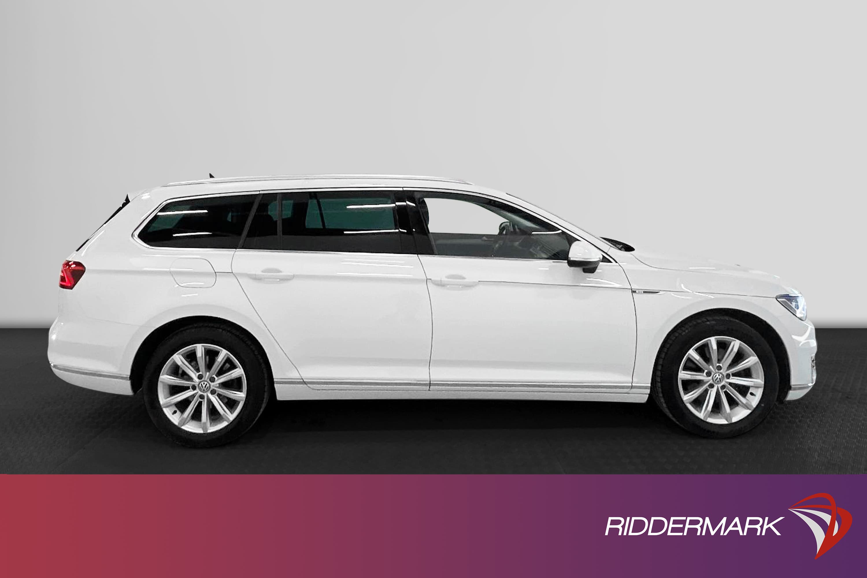 Volkswagen Passat GTE 218hk
