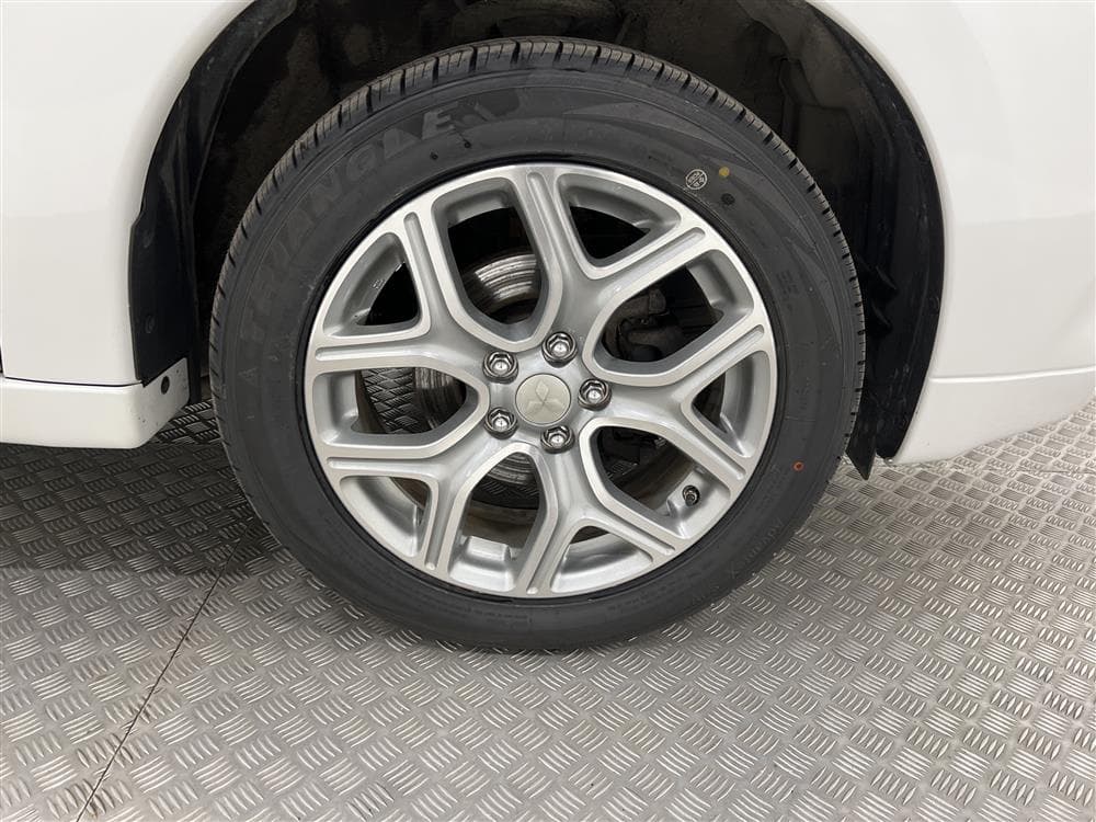 Mitsubishi Outlander PHEV 4WD Business Navi 2-brukareinteriör
