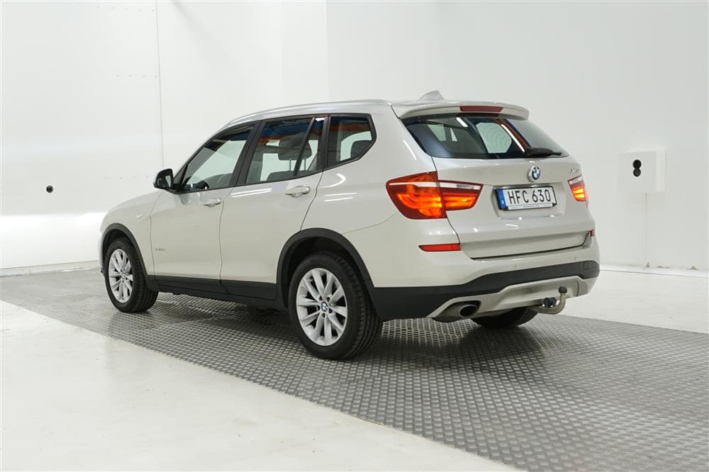 BMW X3 xDrive20d 190hk Drag Sportstolar Halvskinnexteriör