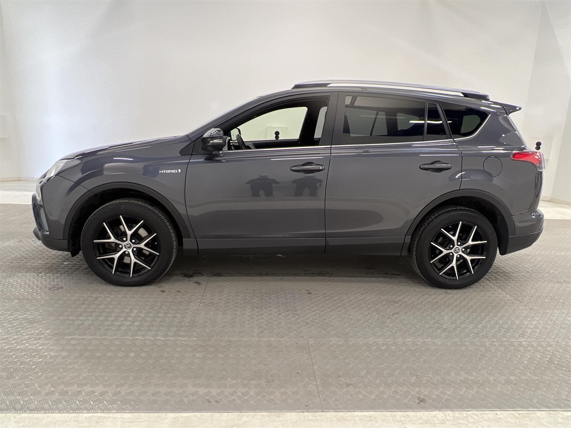 Toyota RAV4 Hybrid 2.5 AWD 197hk
