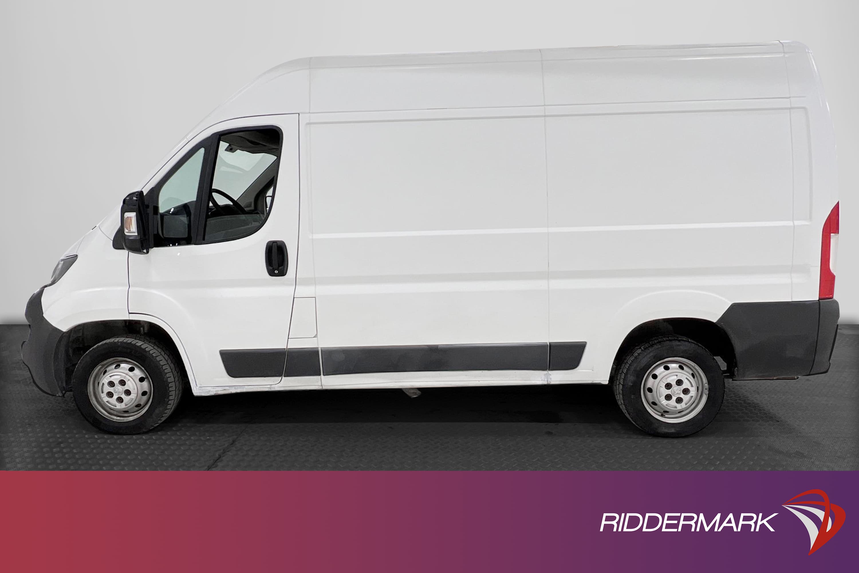 Peugeot Boxer 2.2HDI L2H2 V-inredd Drag Värmare Moms