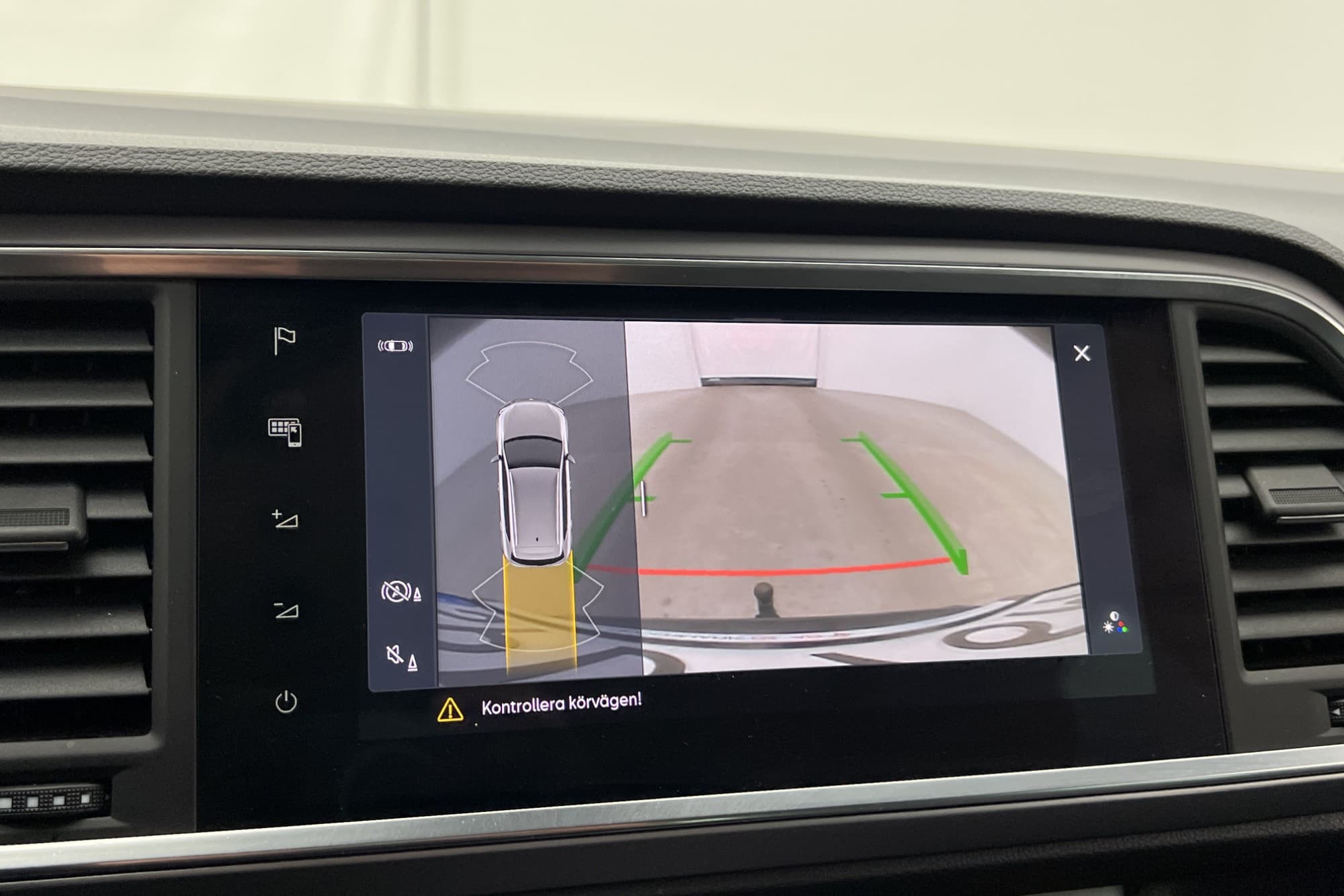 SEAT Ateca 150hk FR Värm Cockpit Kamera Navi CarPlay Drag