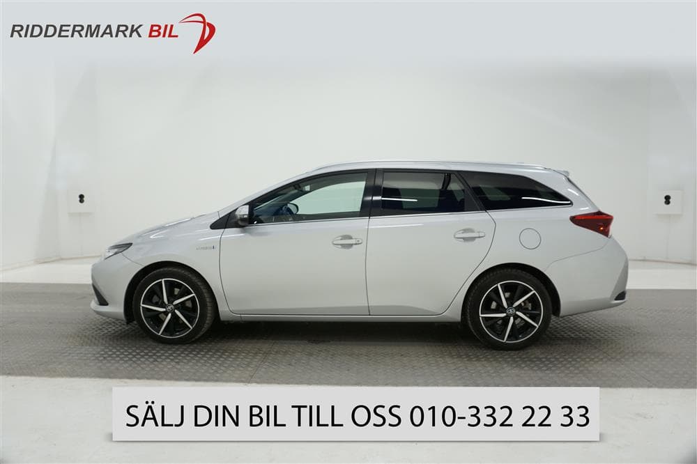 Toyota Auris 1.8 HSD Touring Sports 99hk