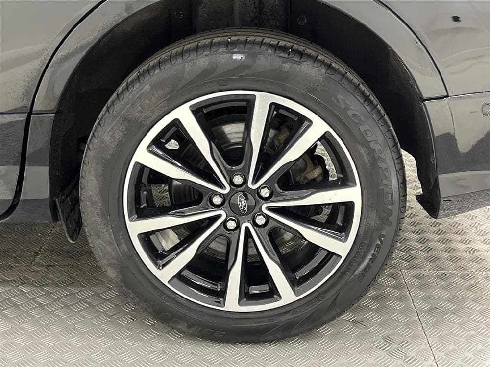 Ford Kuga 2.0 TDCi AWD 180hk ST-Line Kamera Drag Välservad