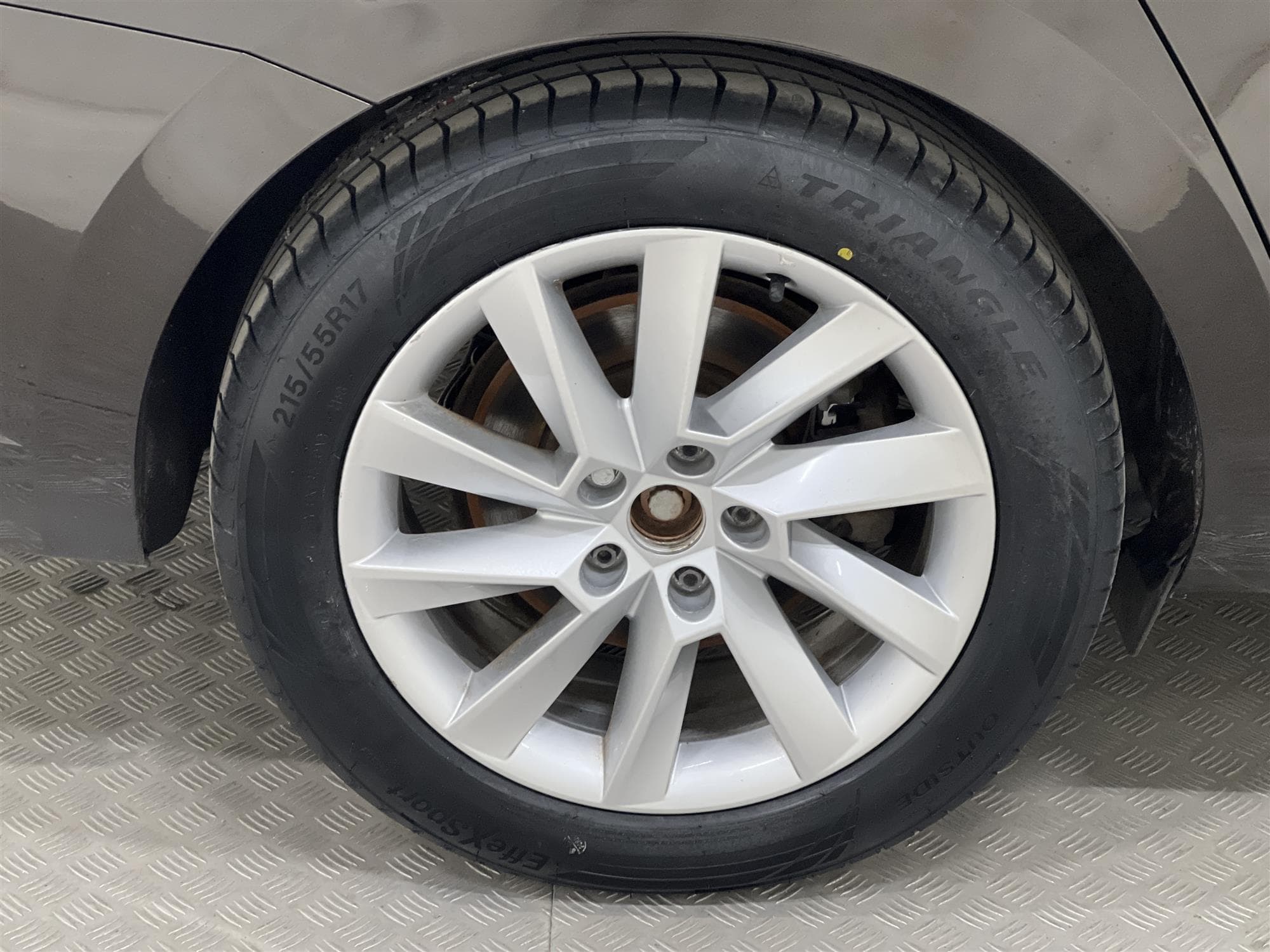 Skoda Superb Kombi 2.0 TDI 4x4 190hk L&K Värmare Pano Drag