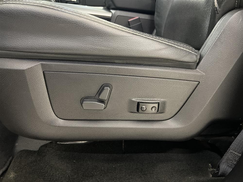 Dodge Ram Sport Black Edt 5.7 4WD 401hk Taklucka Kåpa interiör